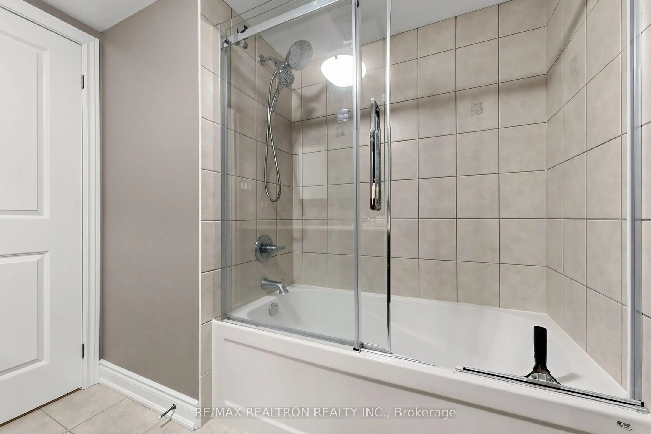 1331 Major Mackenzie Drive W #17