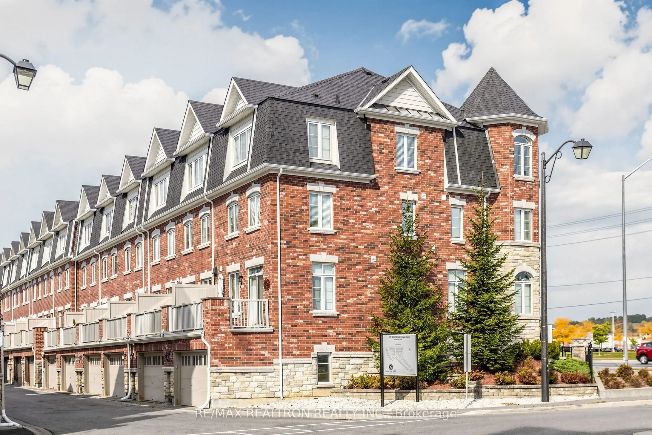 1331 Major Mackenzie Drive W #17