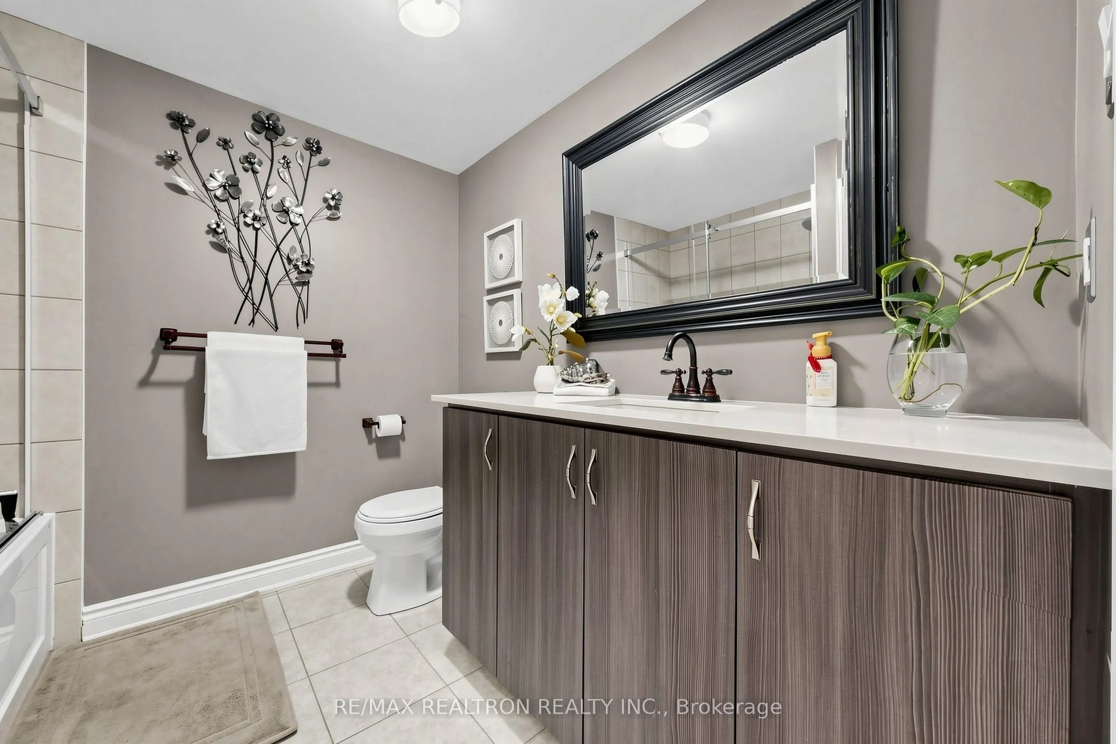 1331 Major Mackenzie Drive W #17