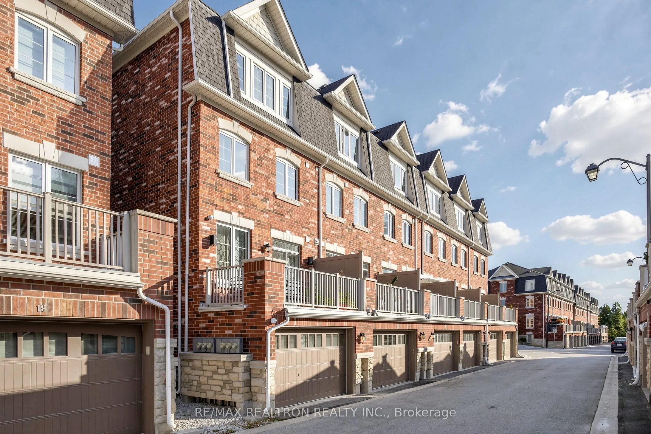 1331 Major Mackenzie Drive W #17