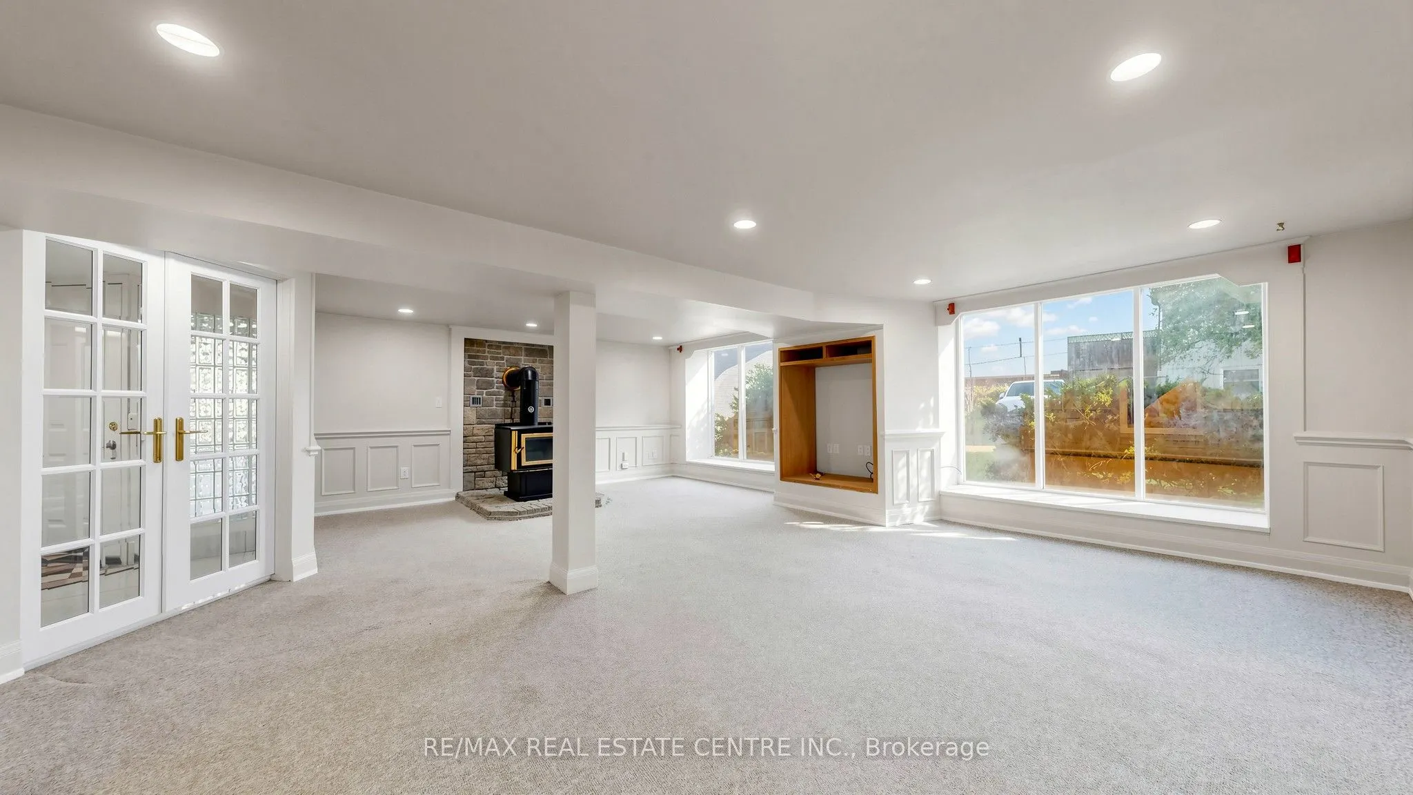 393 Canal Road W