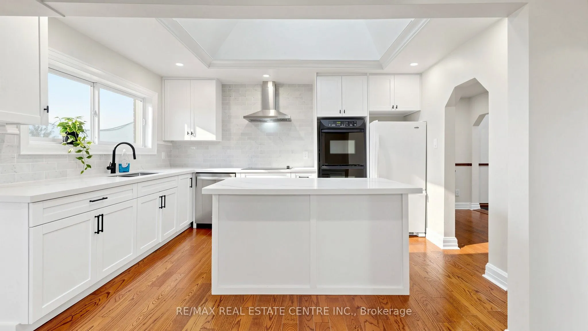 393 Canal Road W