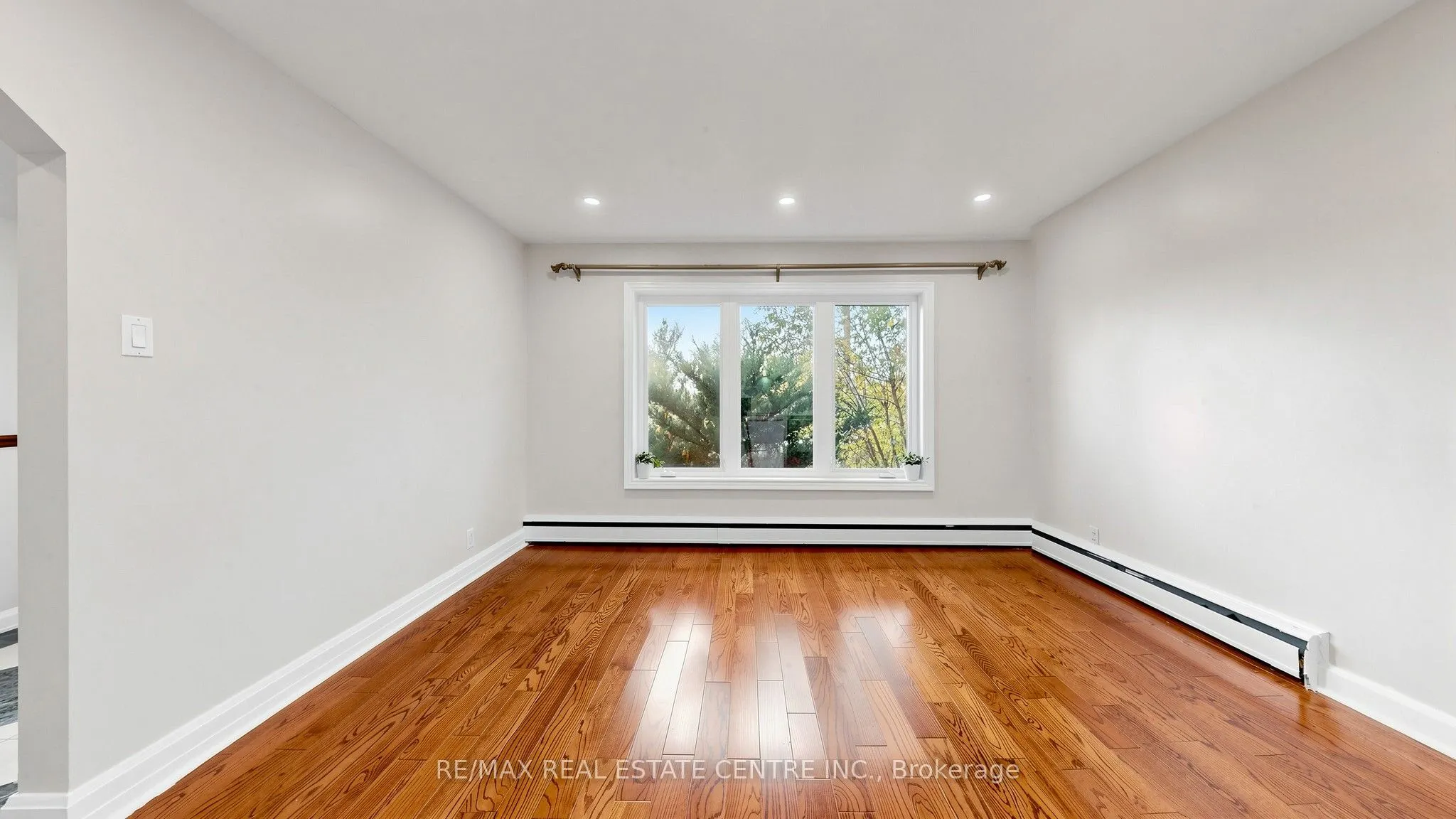 393 Canal Road W