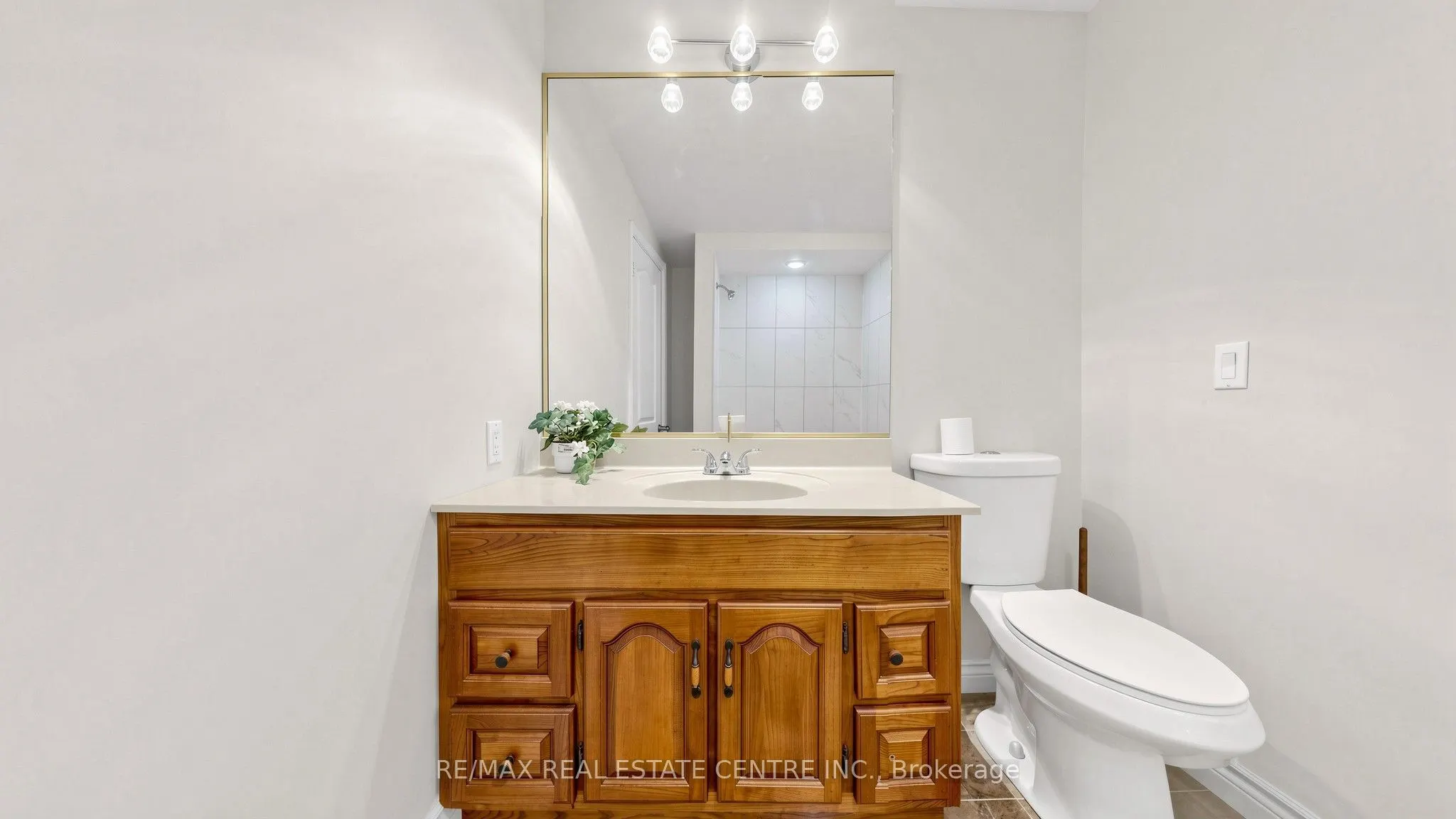 393 Canal Road W