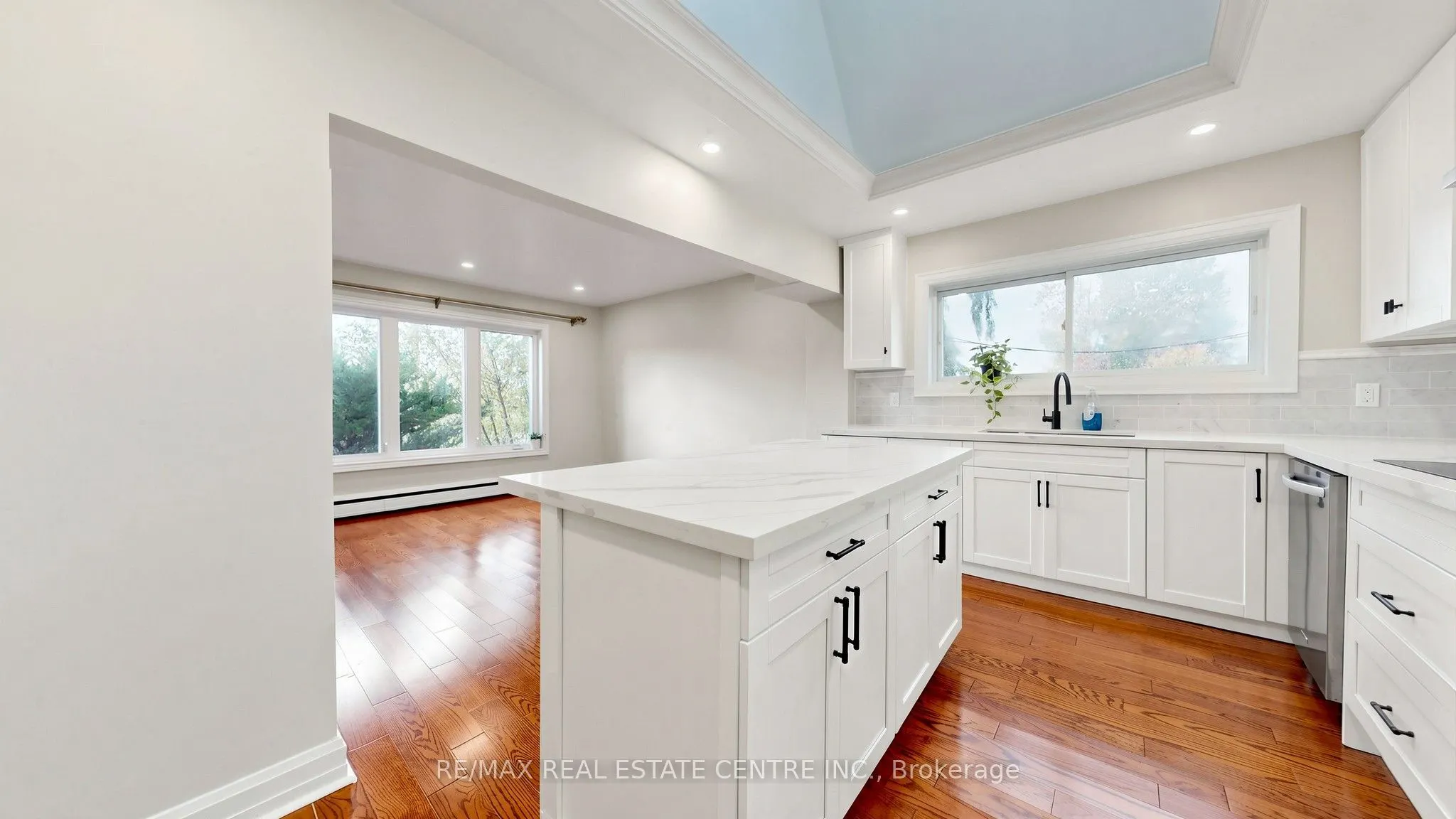 393 Canal Road W