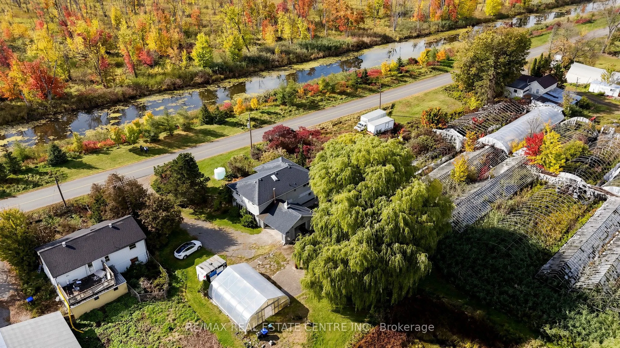 393 Canal Road W