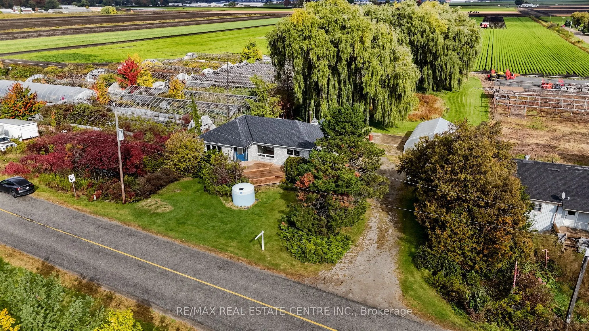 393 Canal Road W