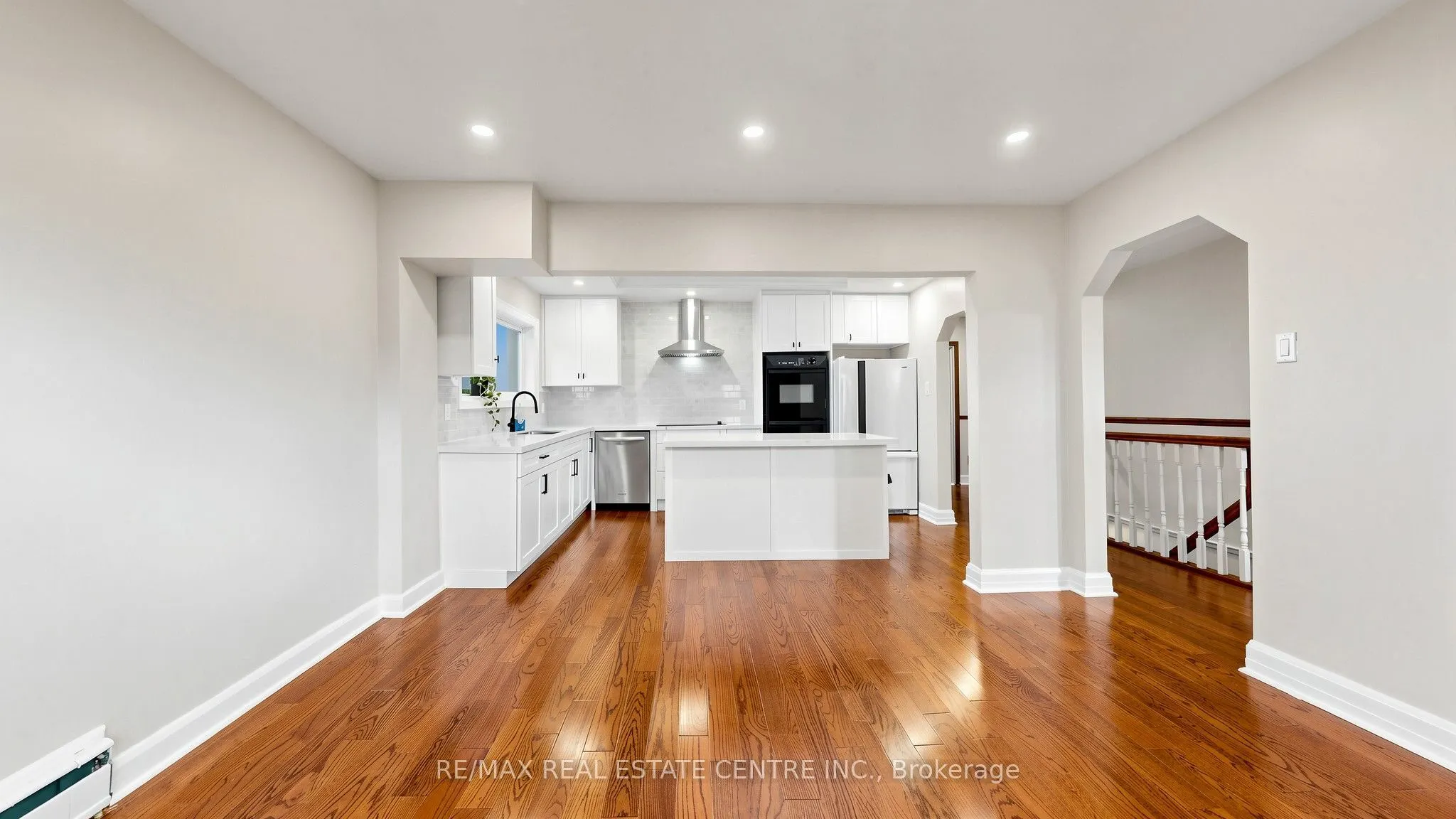 393 Canal Road W
