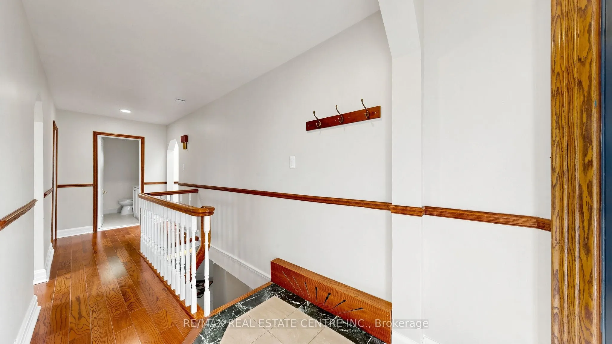 393 Canal Road W