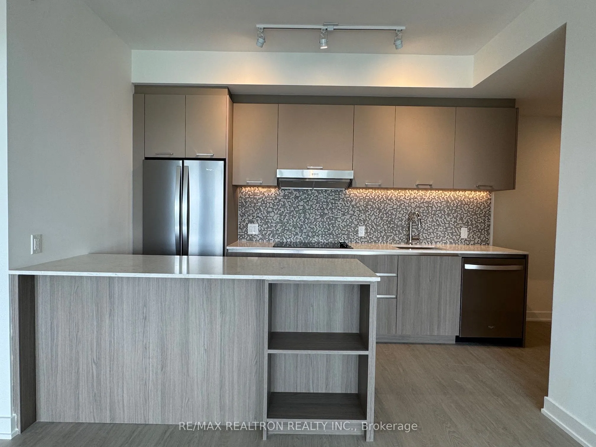 8188 Yonge Street #729