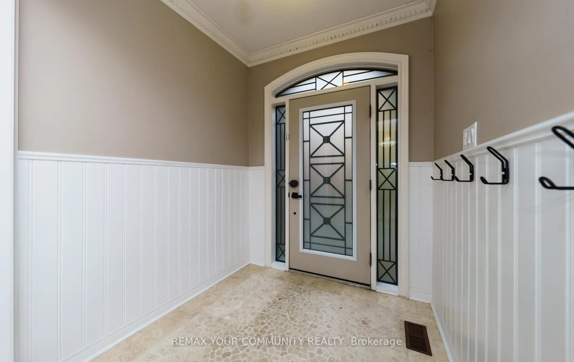11 Hans Drive