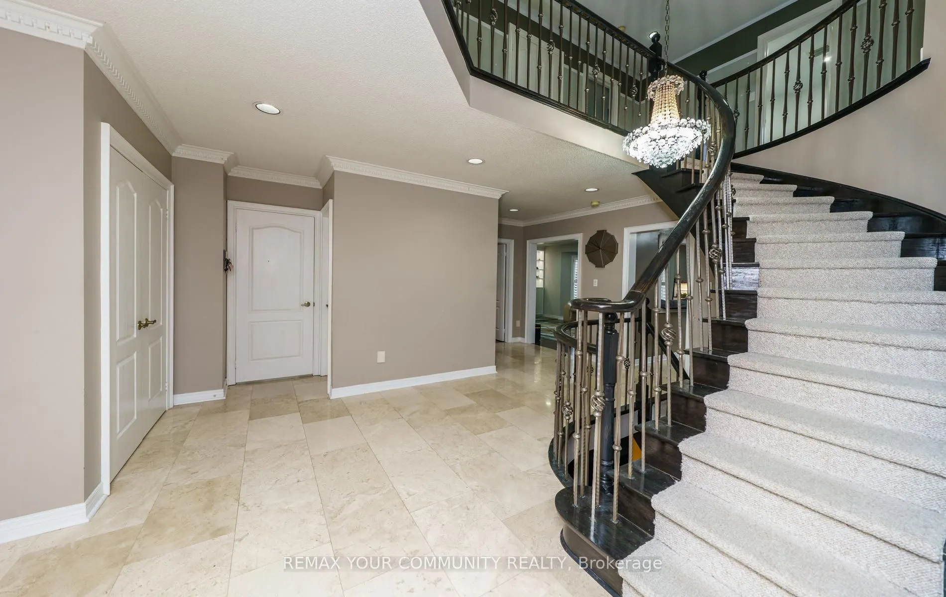 11 Hans Drive