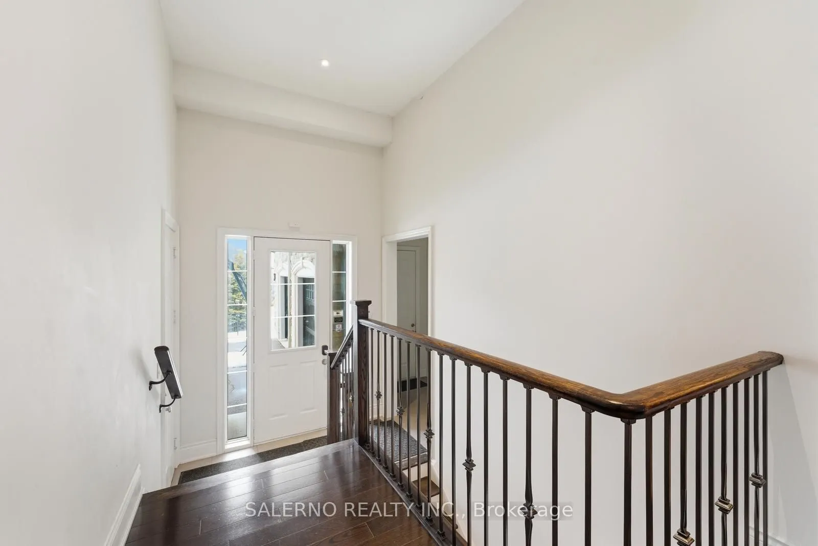 21 Stallions Court