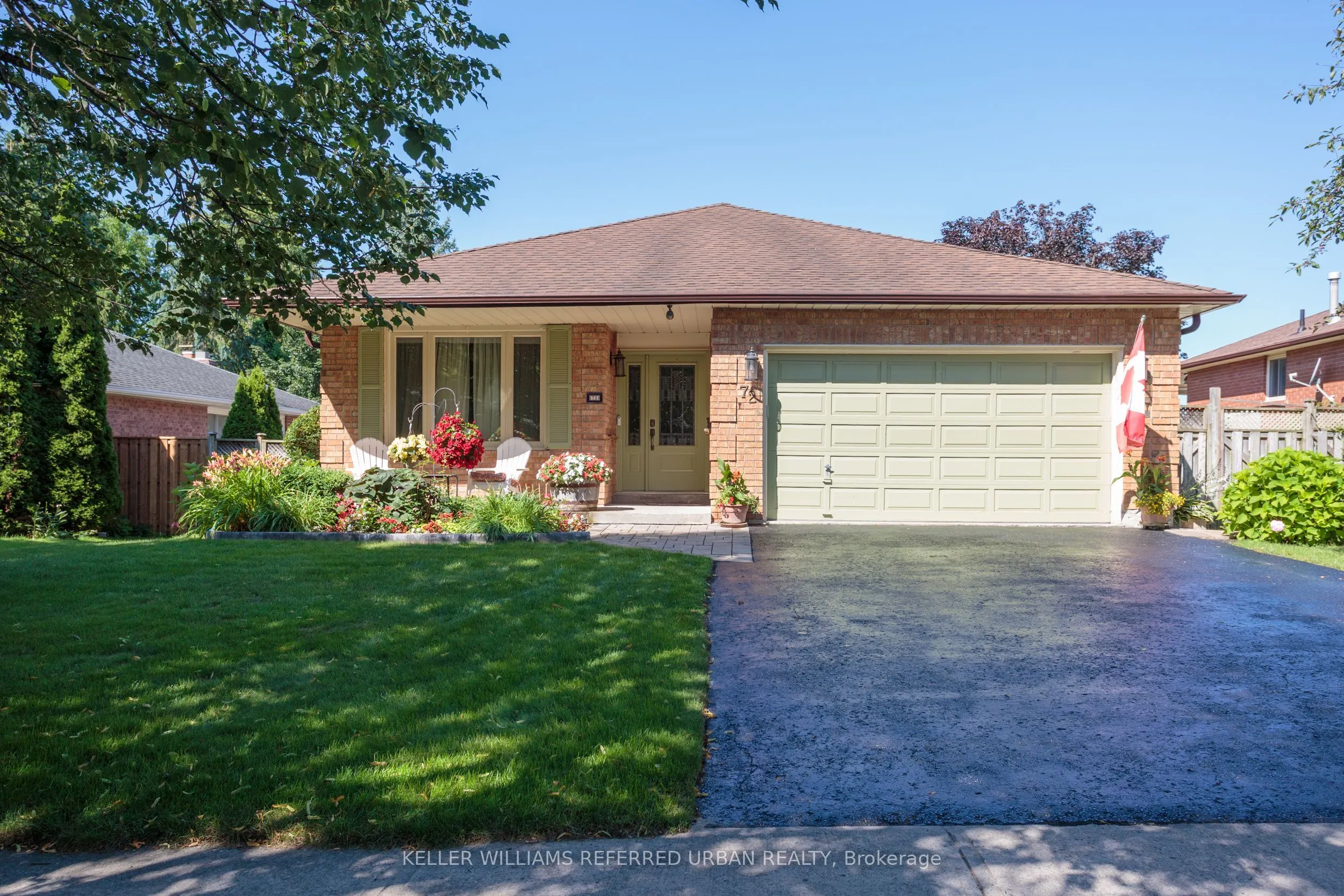 72 Munro Crescent