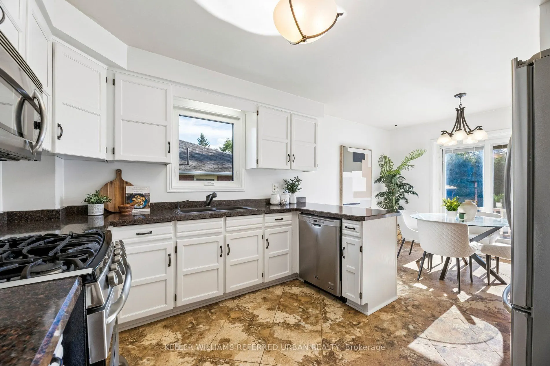 72 Munro Crescent