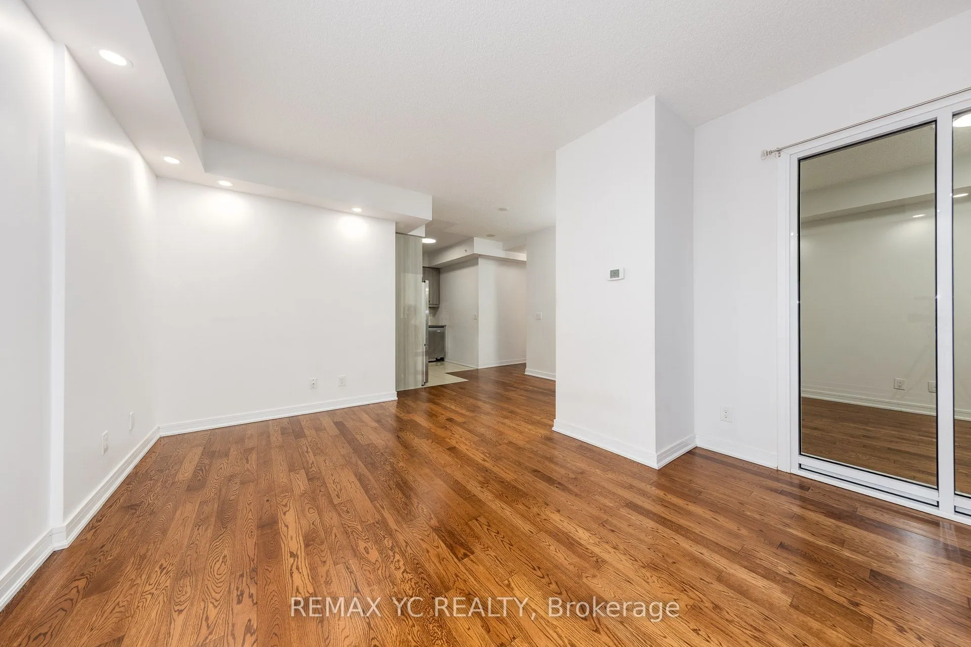 9191 Yonge Street #201