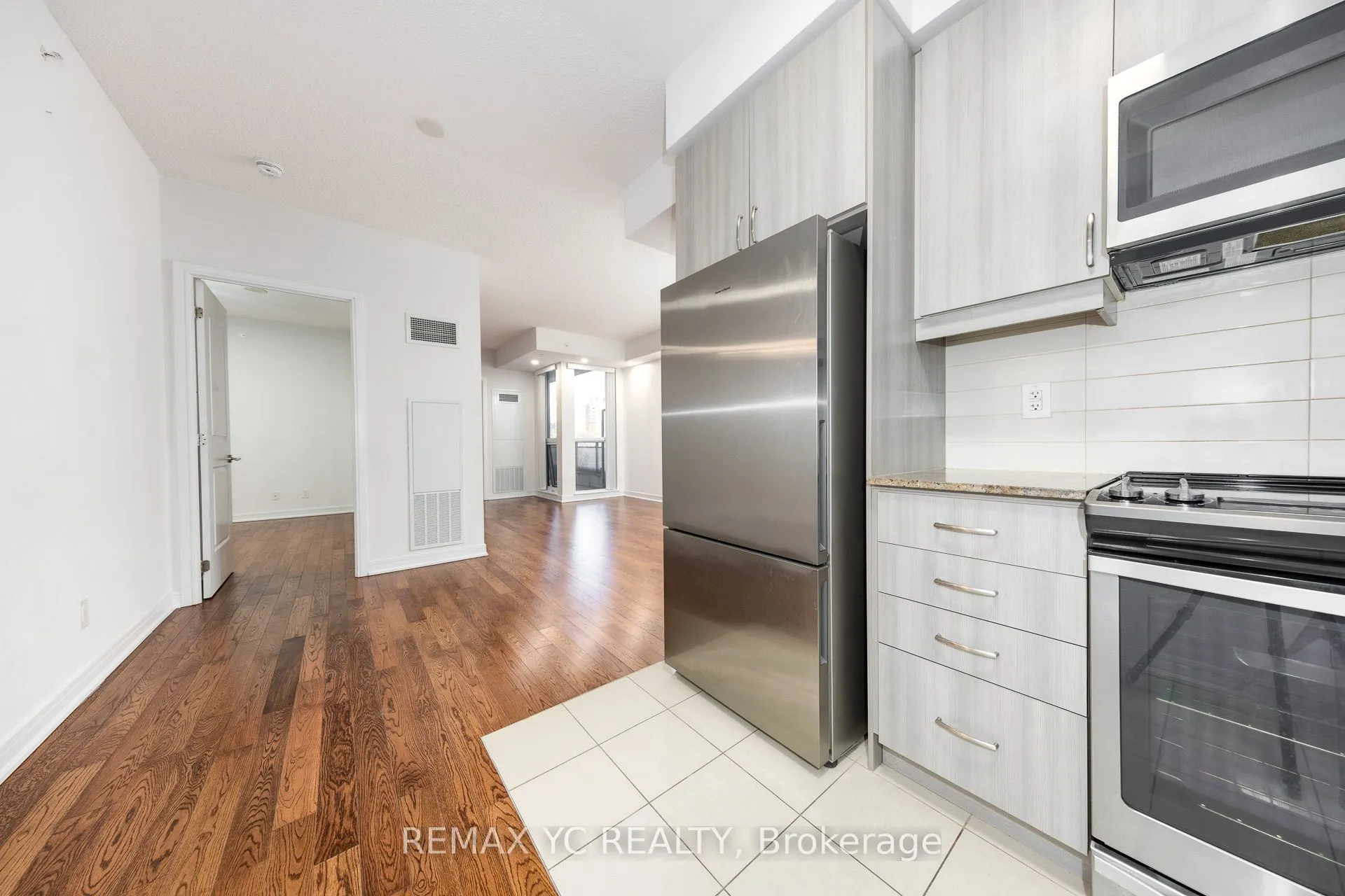 9191 Yonge Street #201