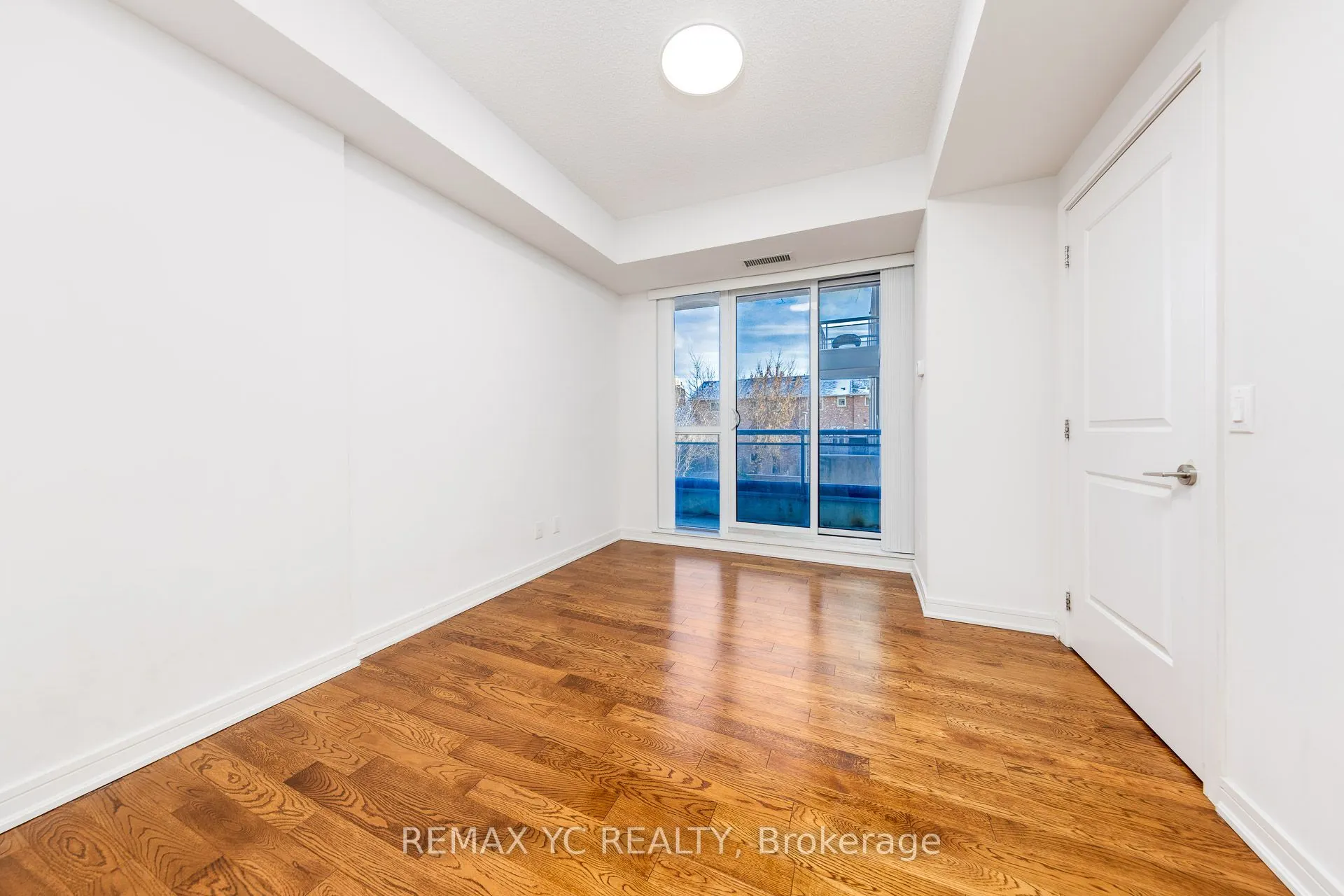 9191 Yonge Street #201