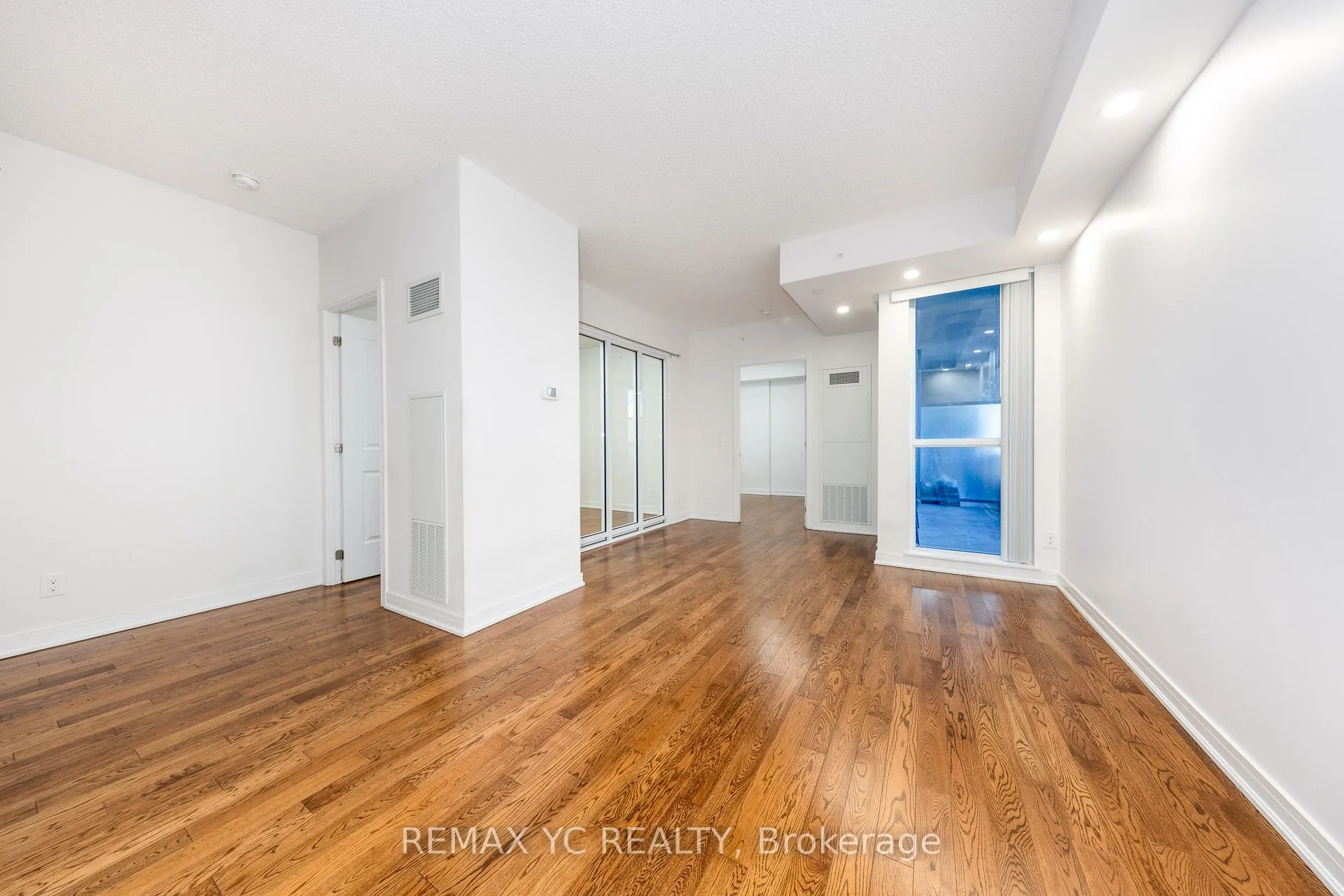 9191 Yonge Street #201