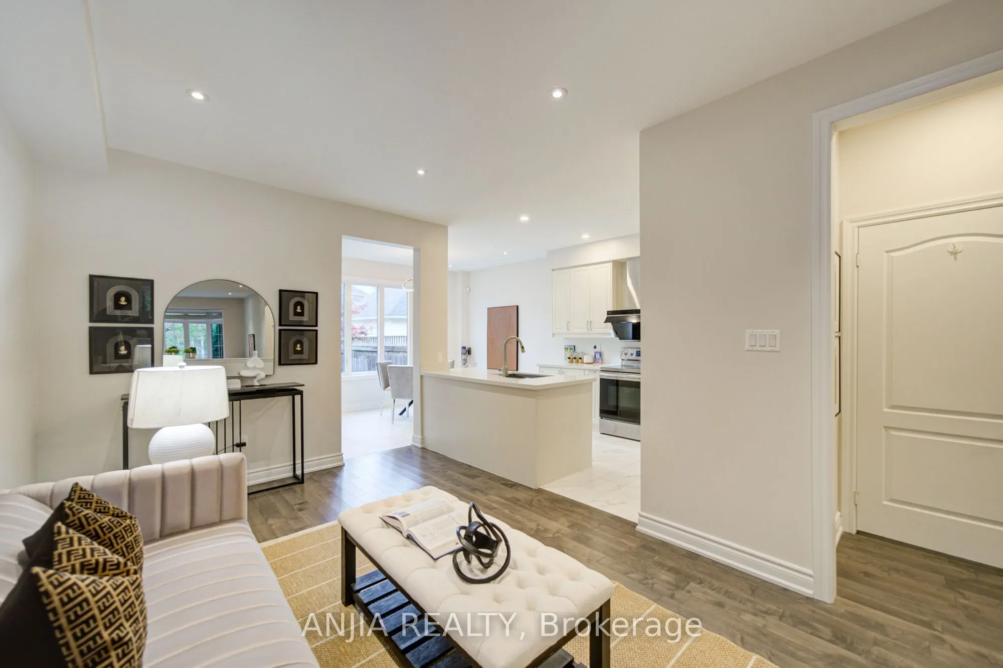 6 Wildmoor Street