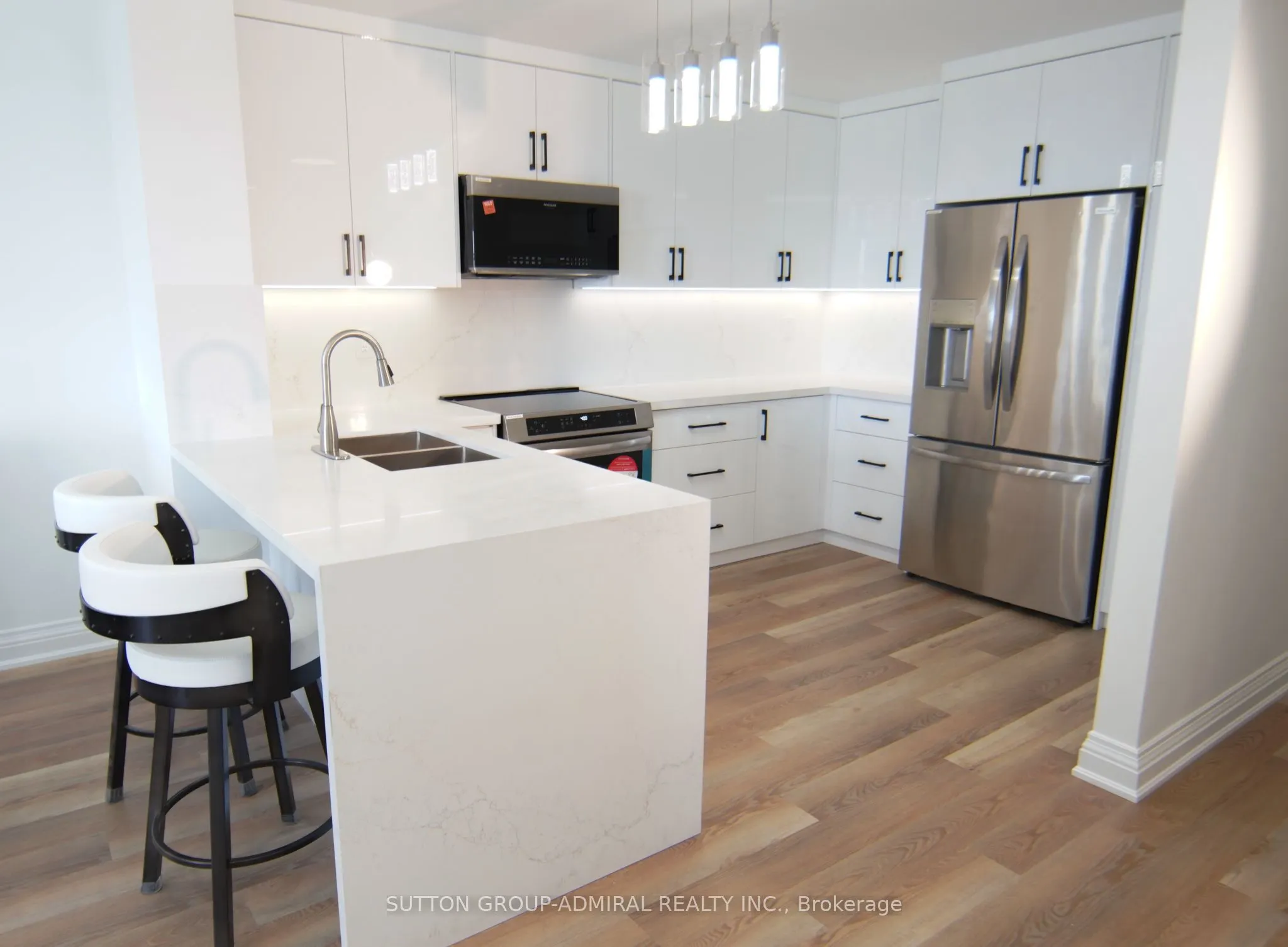 7420 Bathurst Street #606