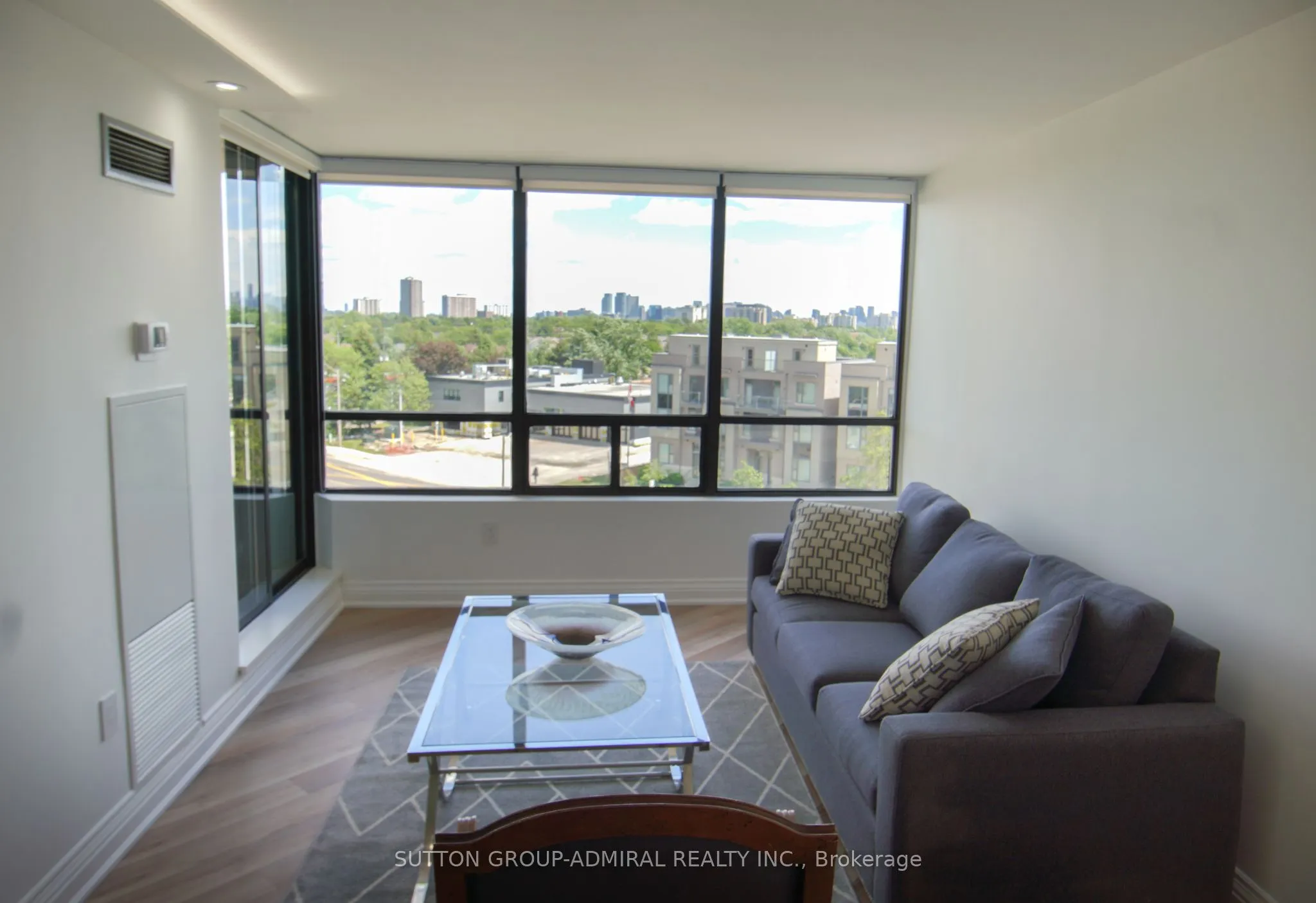 7420 Bathurst Street #606