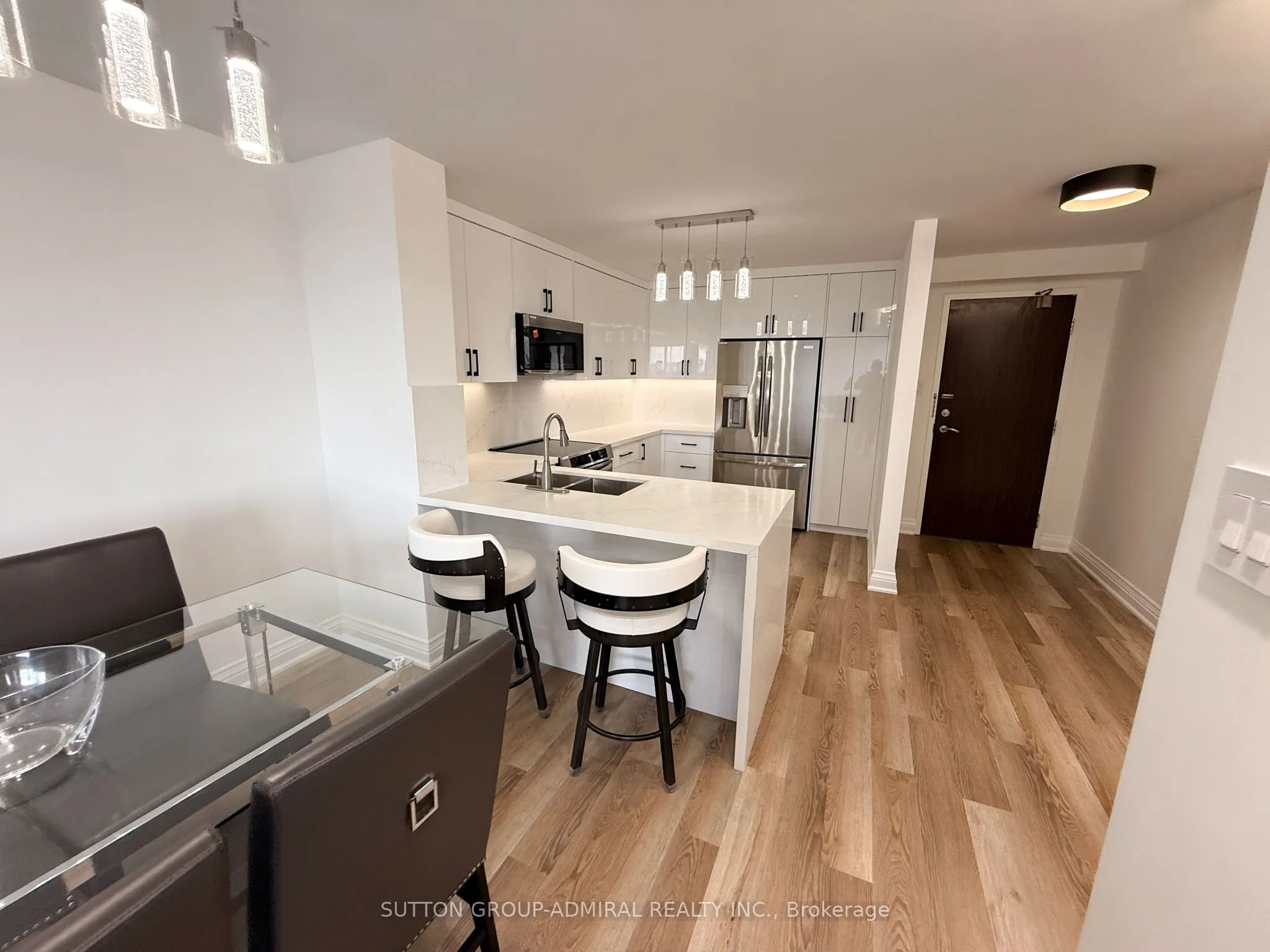 7420 Bathurst Street #606