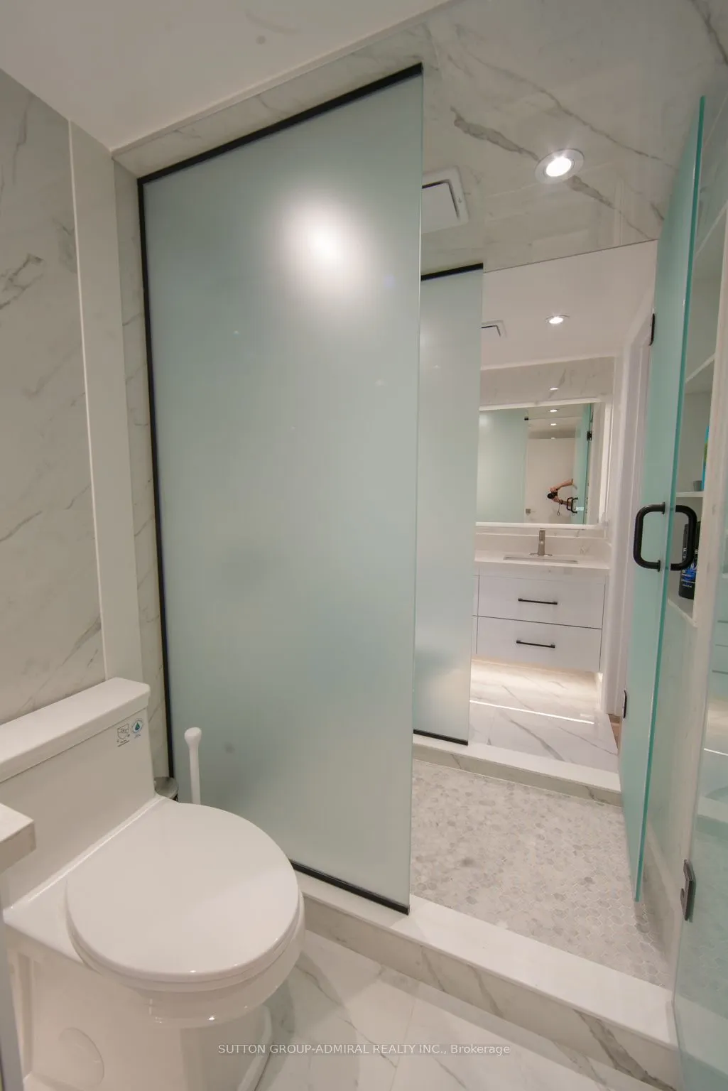 7420 Bathurst Street #606