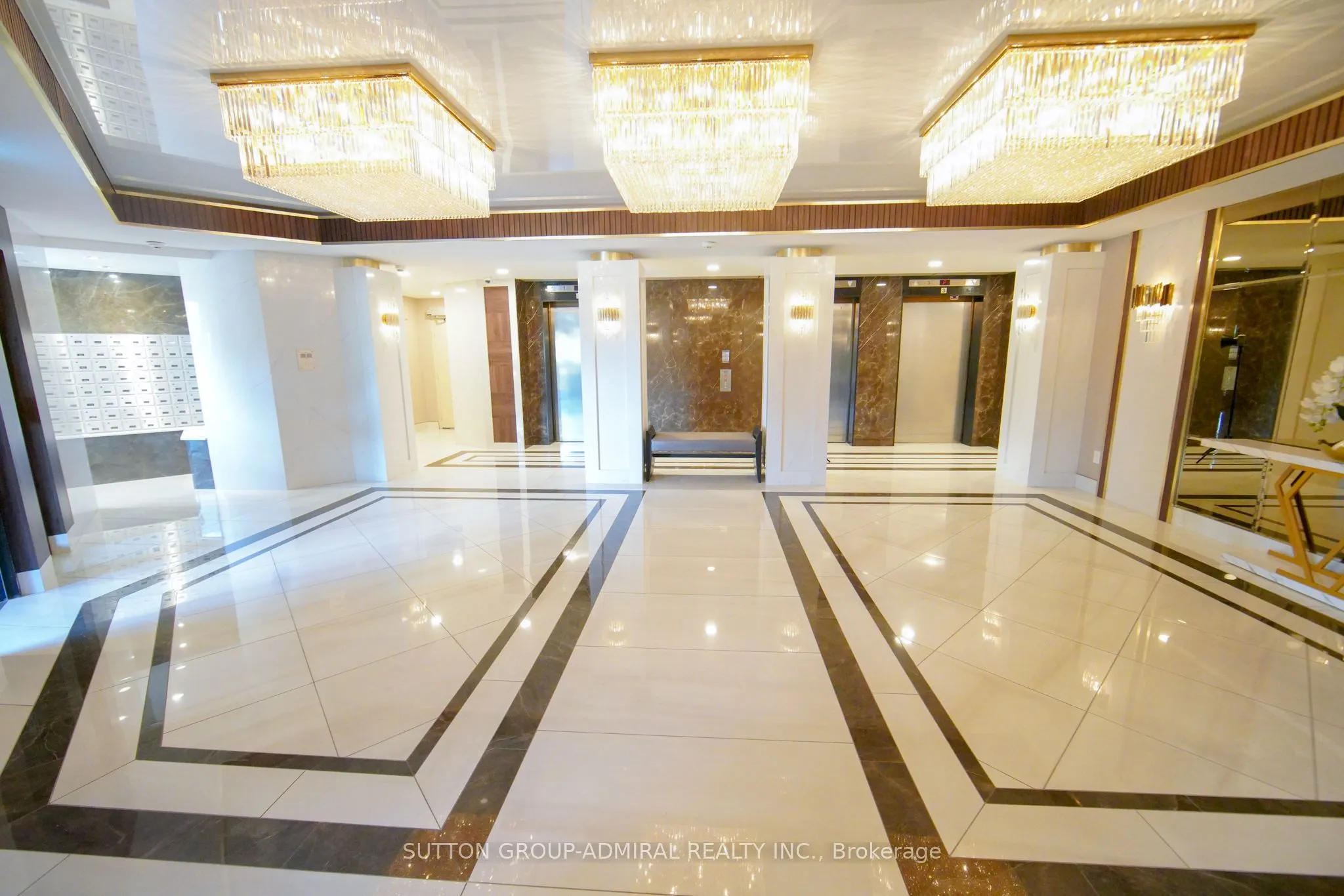 7420 Bathurst Street #606