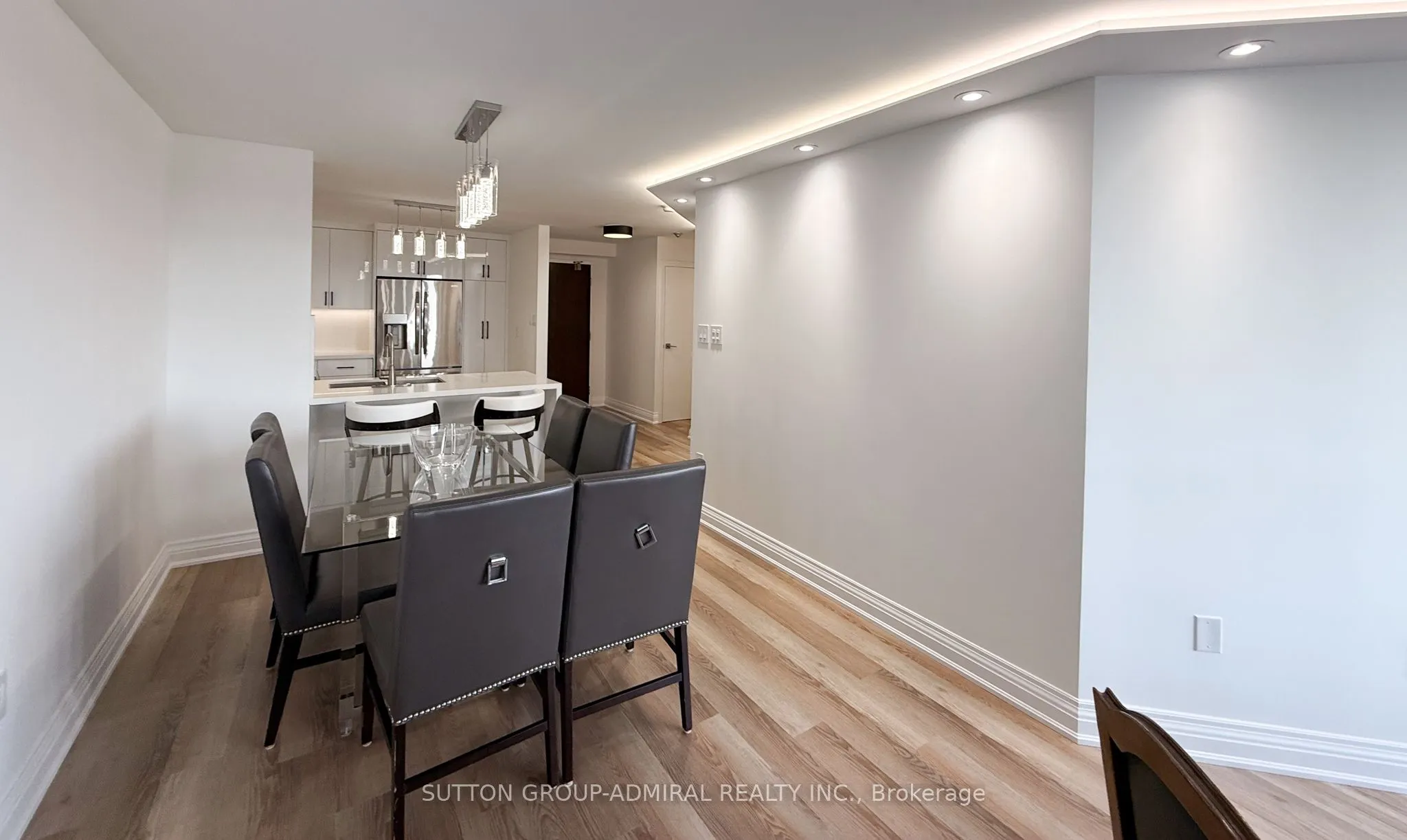 7420 Bathurst Street #606