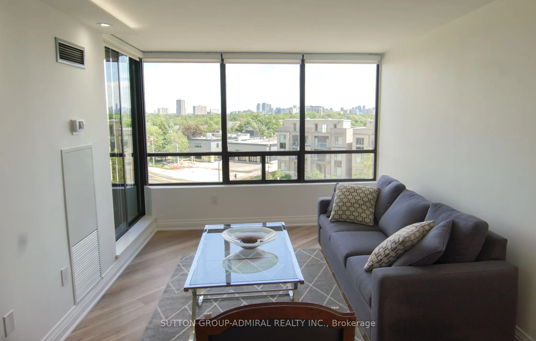 7420 Bathurst Street #606