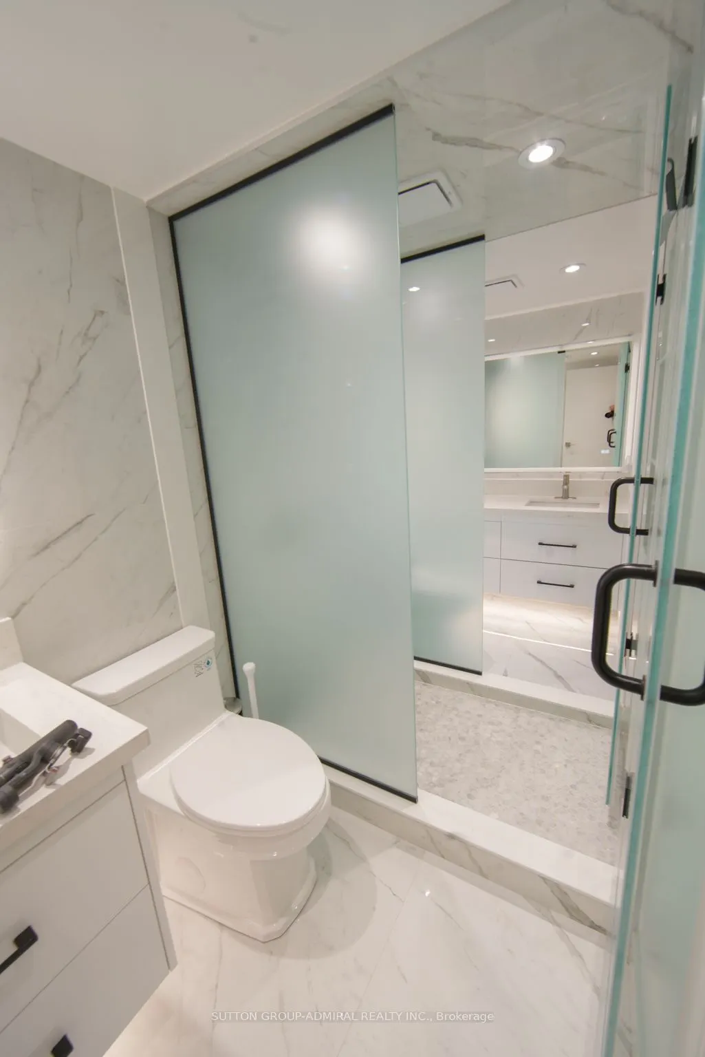 7420 Bathurst Street #606