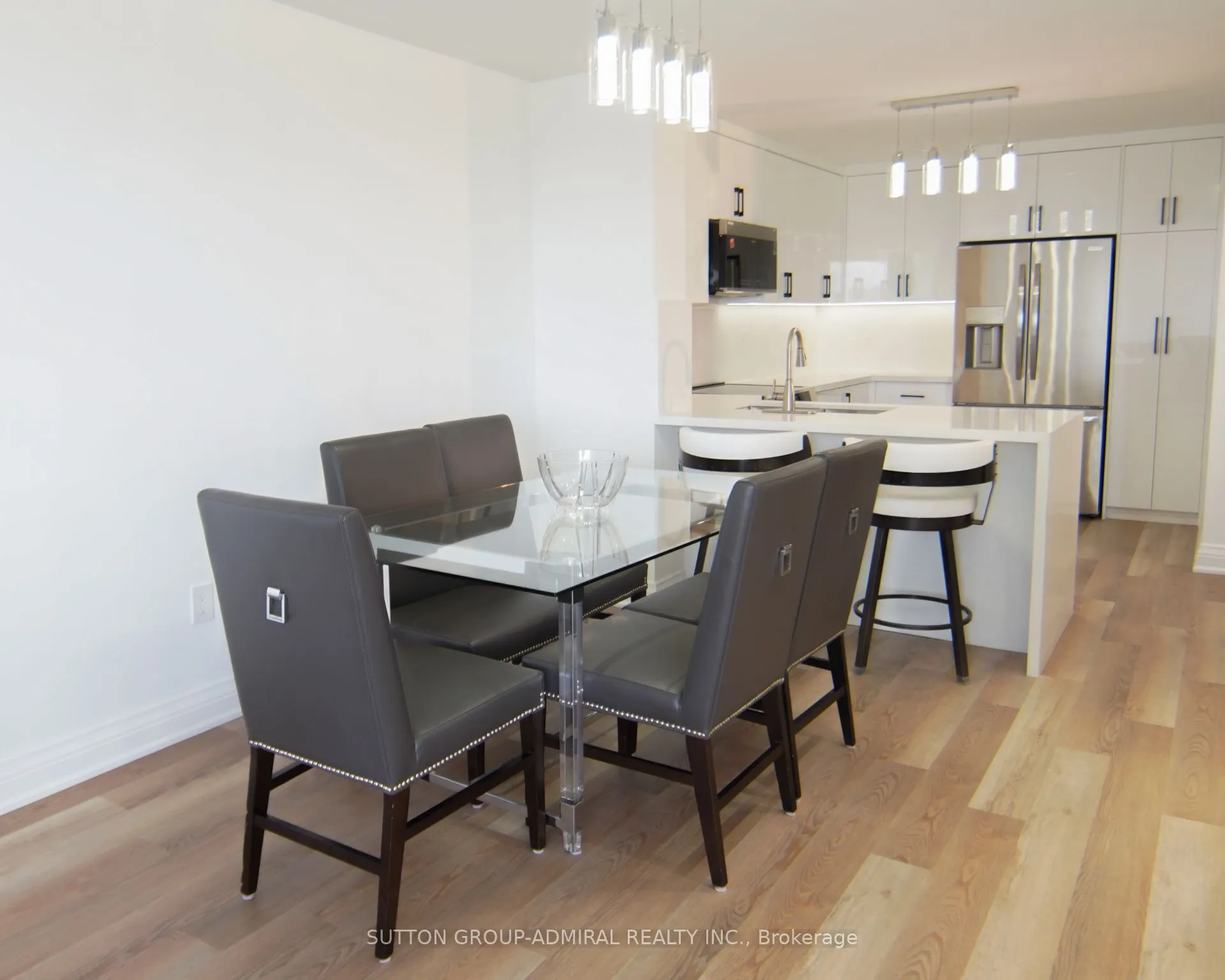 7420 Bathurst Street #606