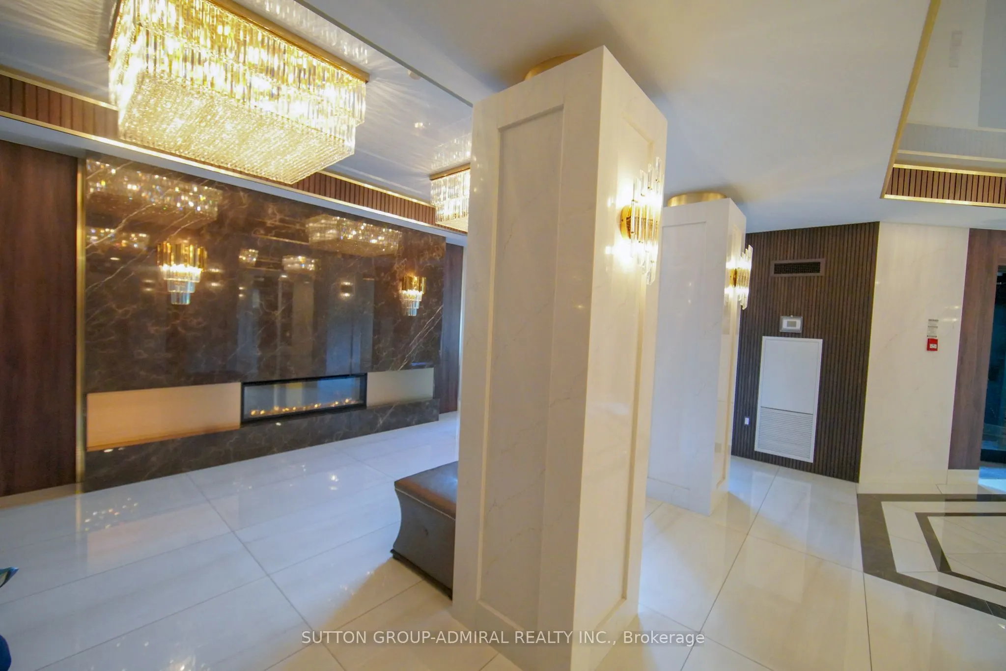 7420 Bathurst Street #606