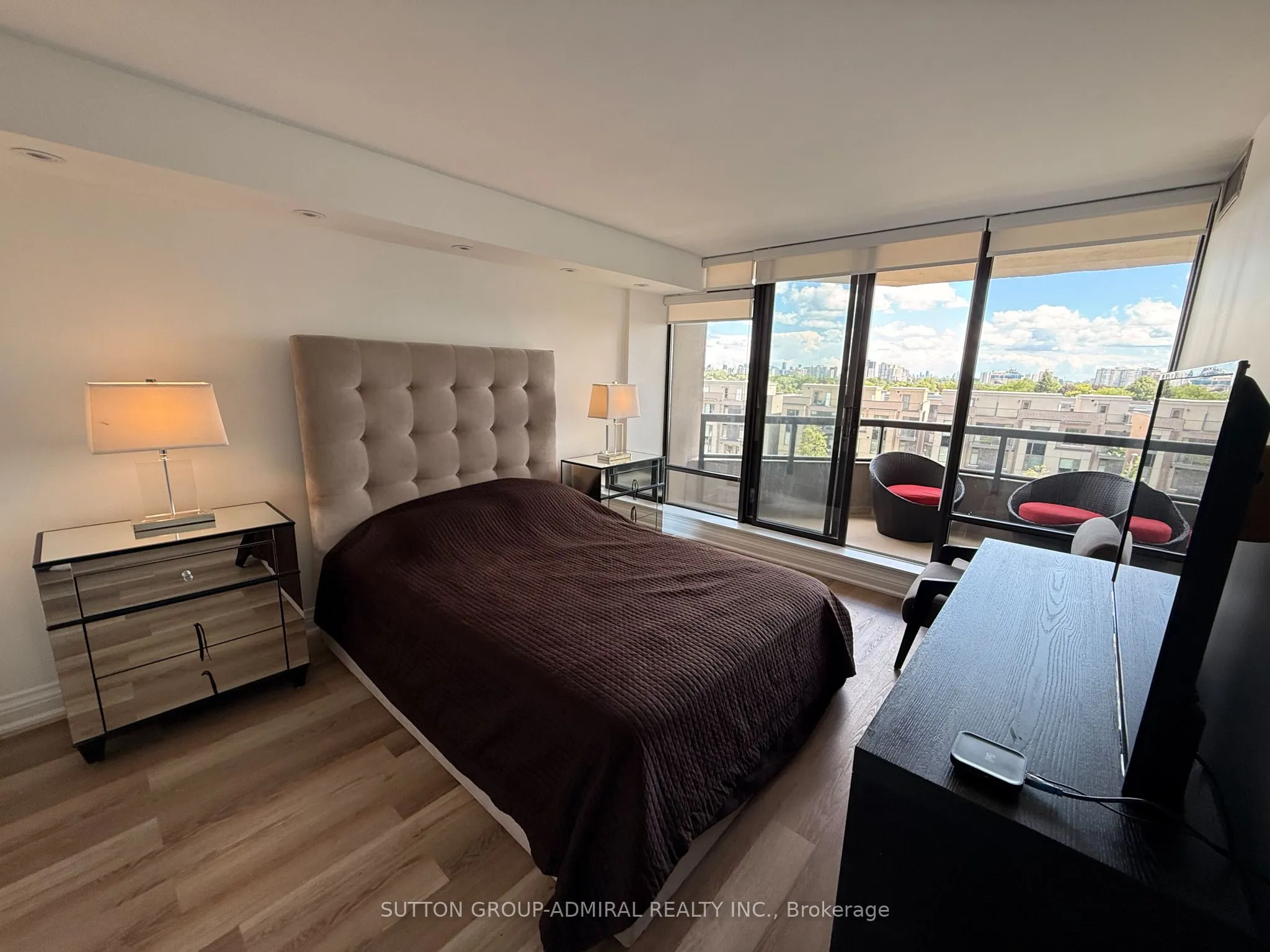 7420 Bathurst Street #606