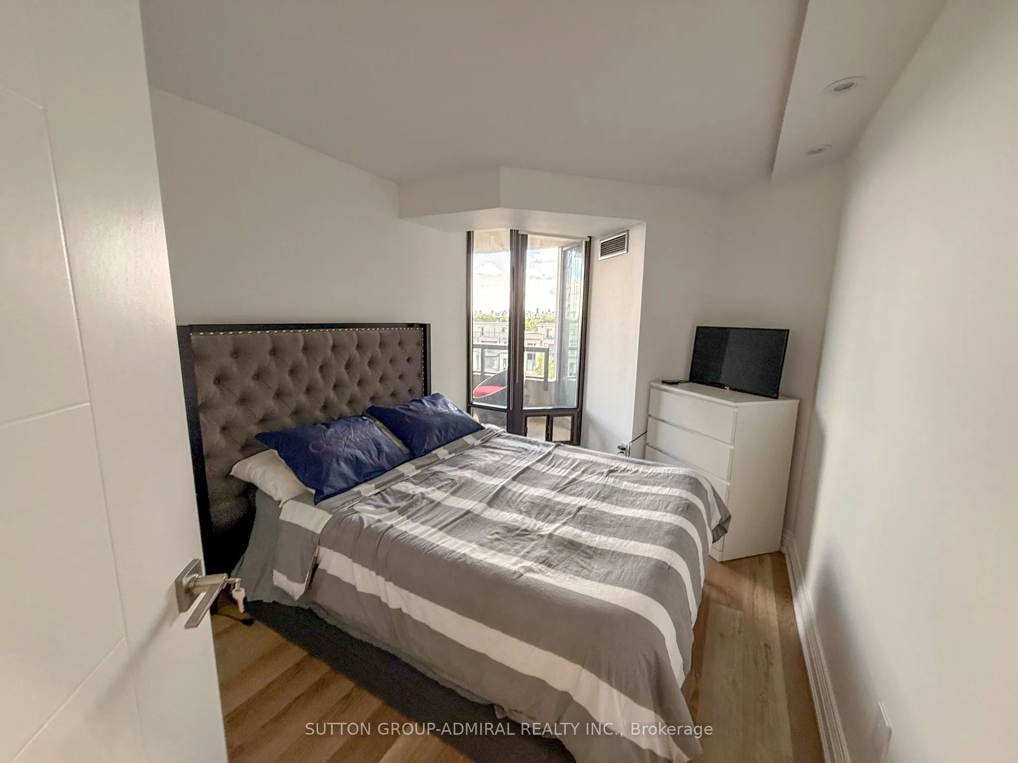 7420 Bathurst Street #606