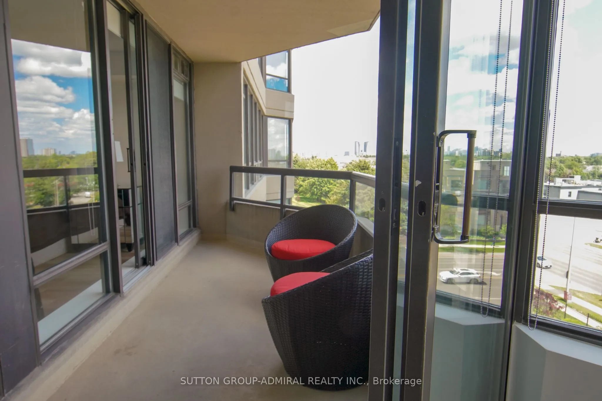 7420 Bathurst Street #606