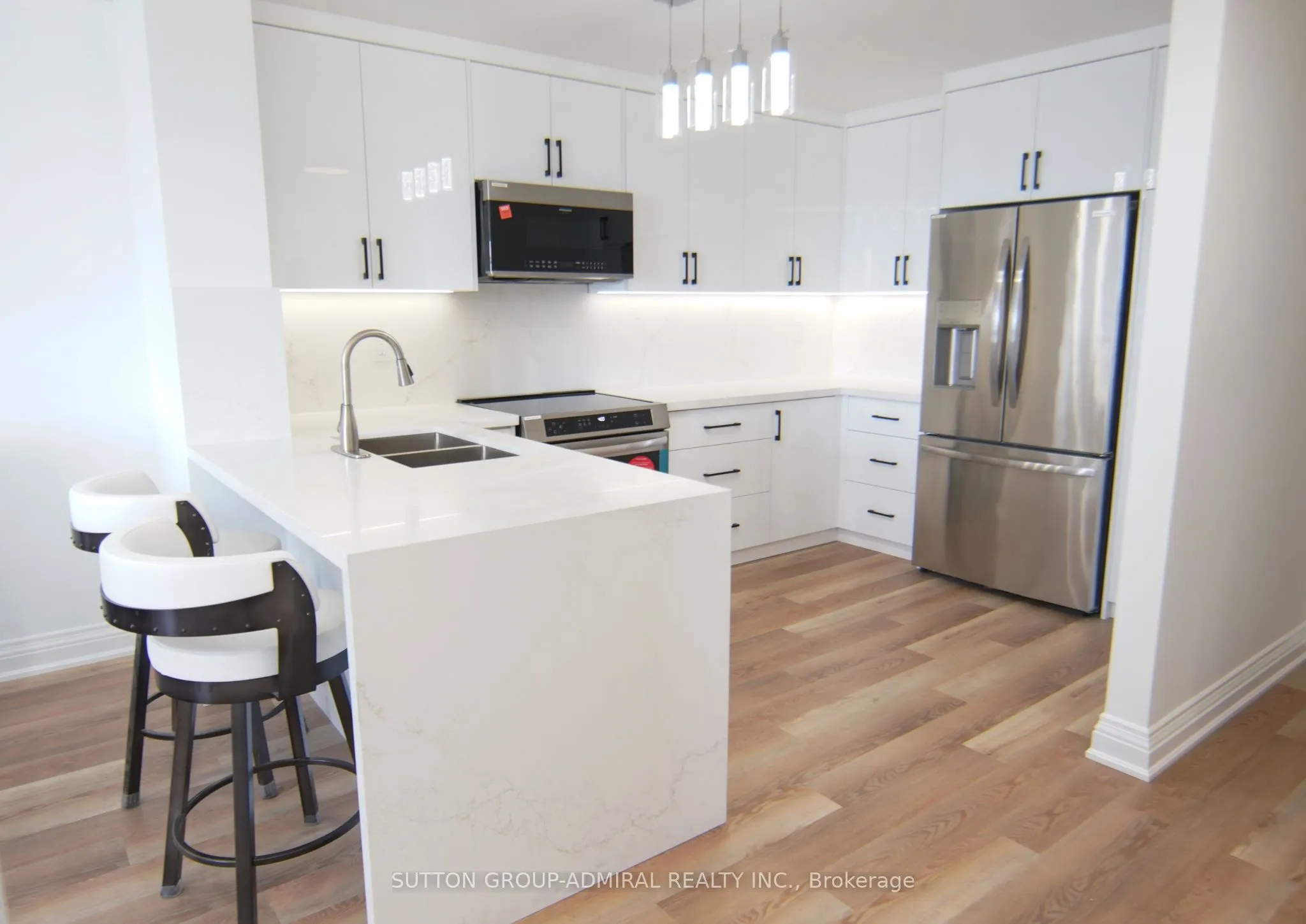 7420 Bathurst Street #606