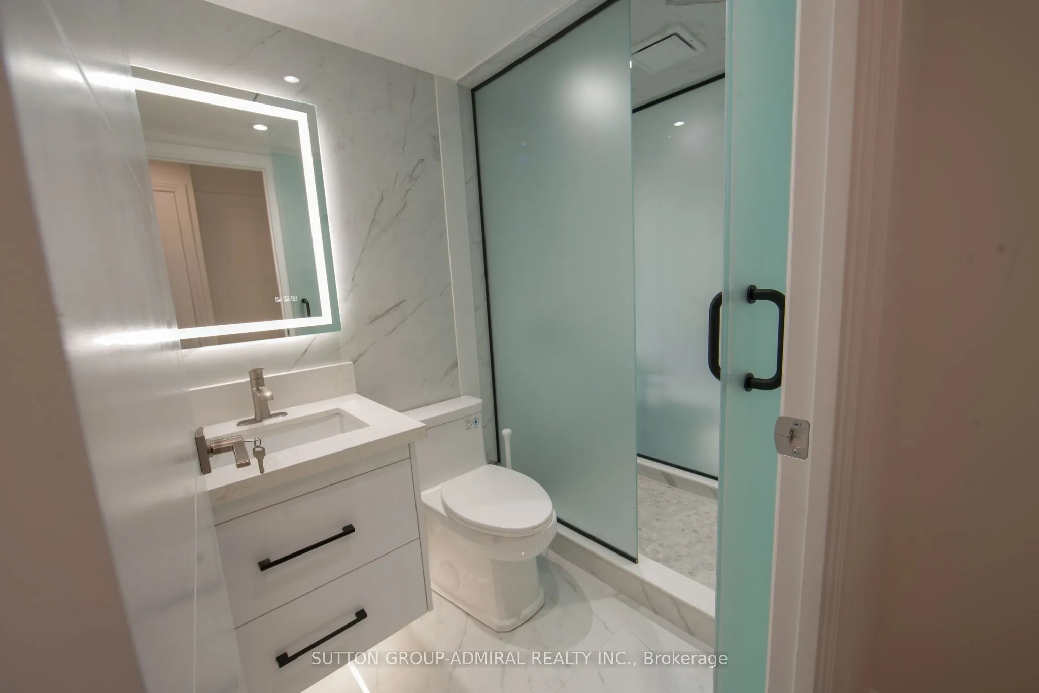 7420 Bathurst Street #606