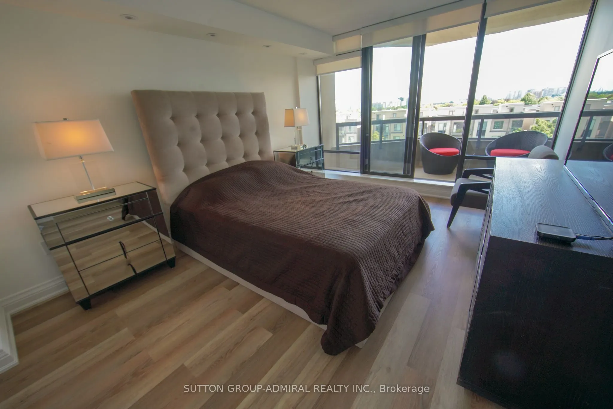 7420 Bathurst Street #606