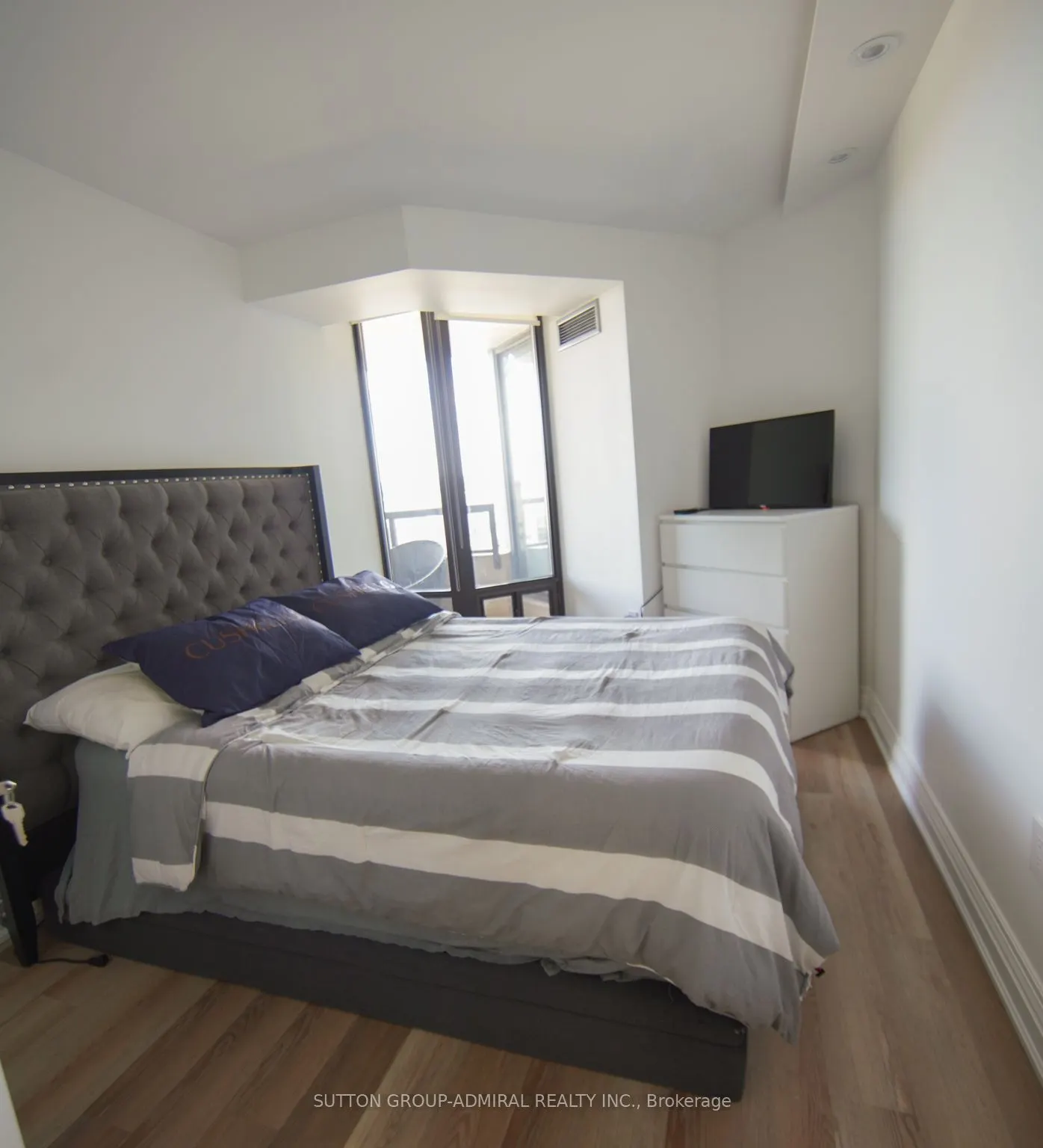 7420 Bathurst Street #606