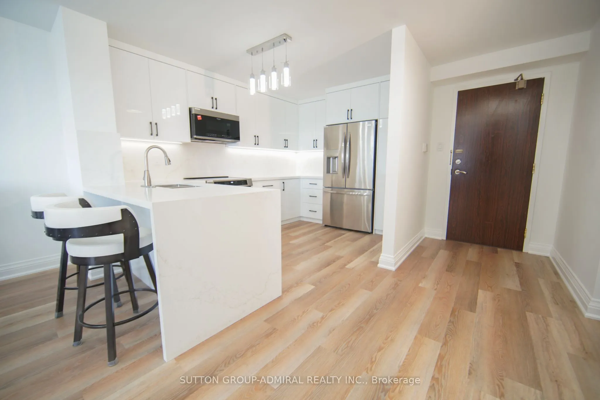7420 Bathurst Street #606