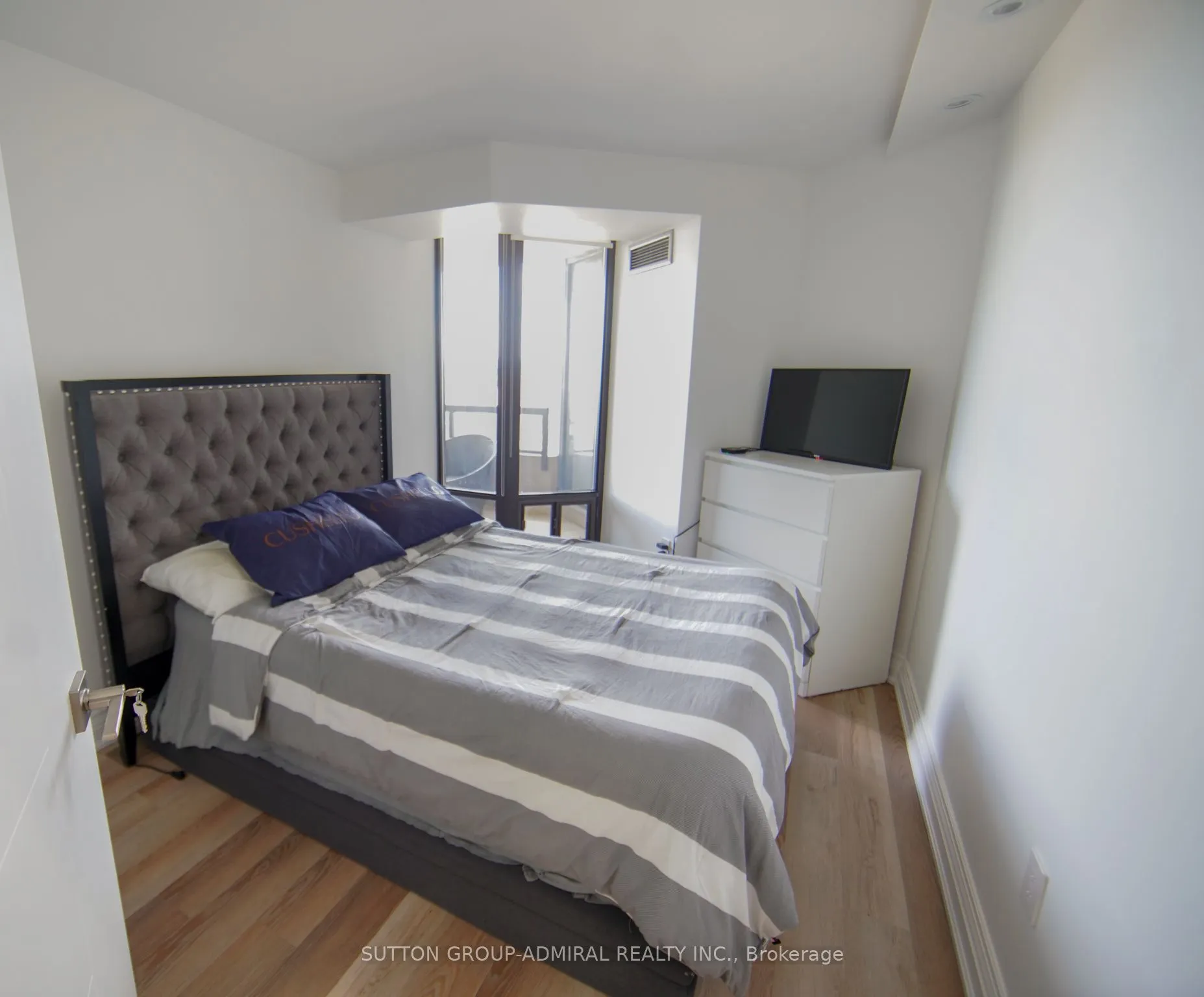 7420 Bathurst Street #606