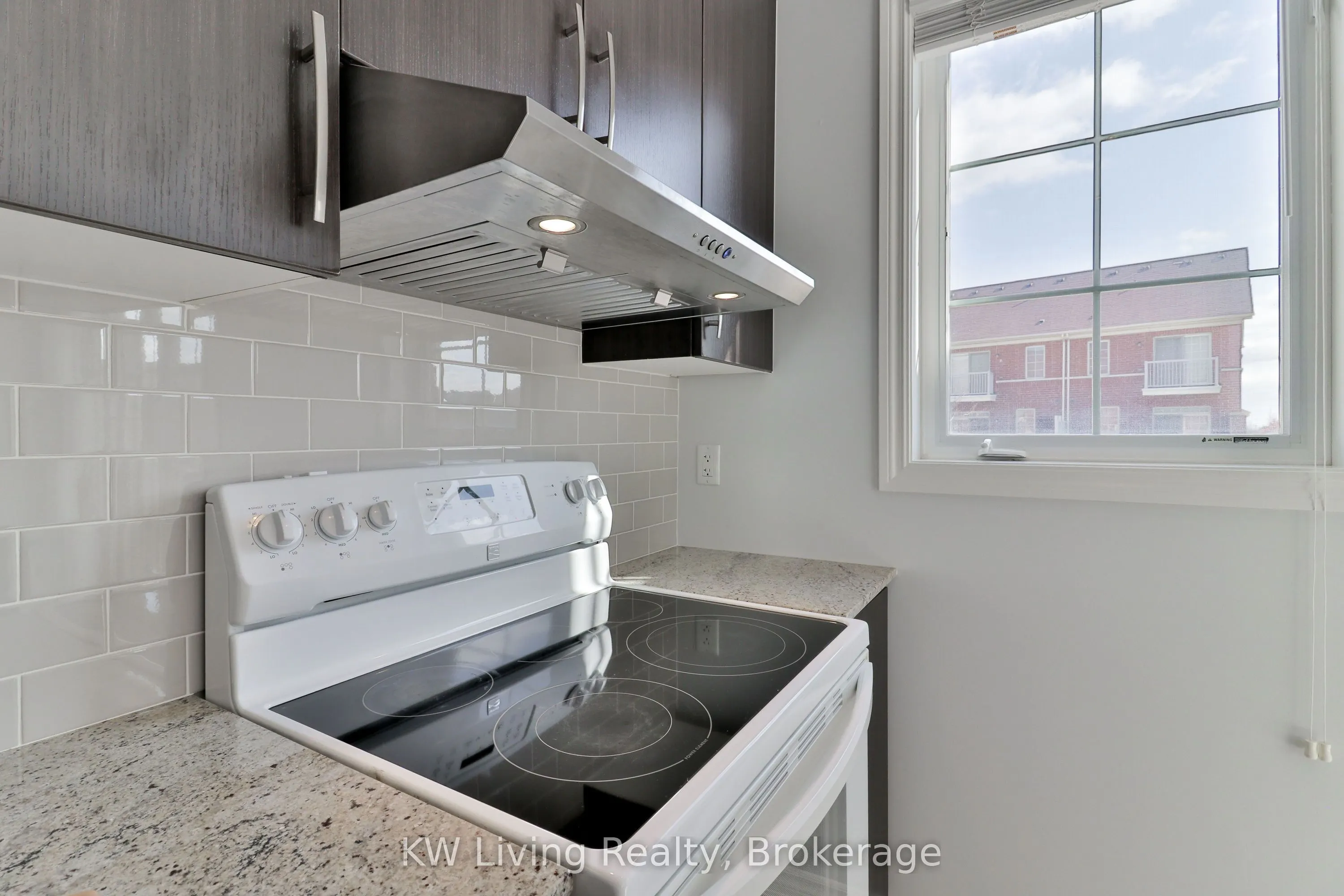 10373 Woodbine Avenue E