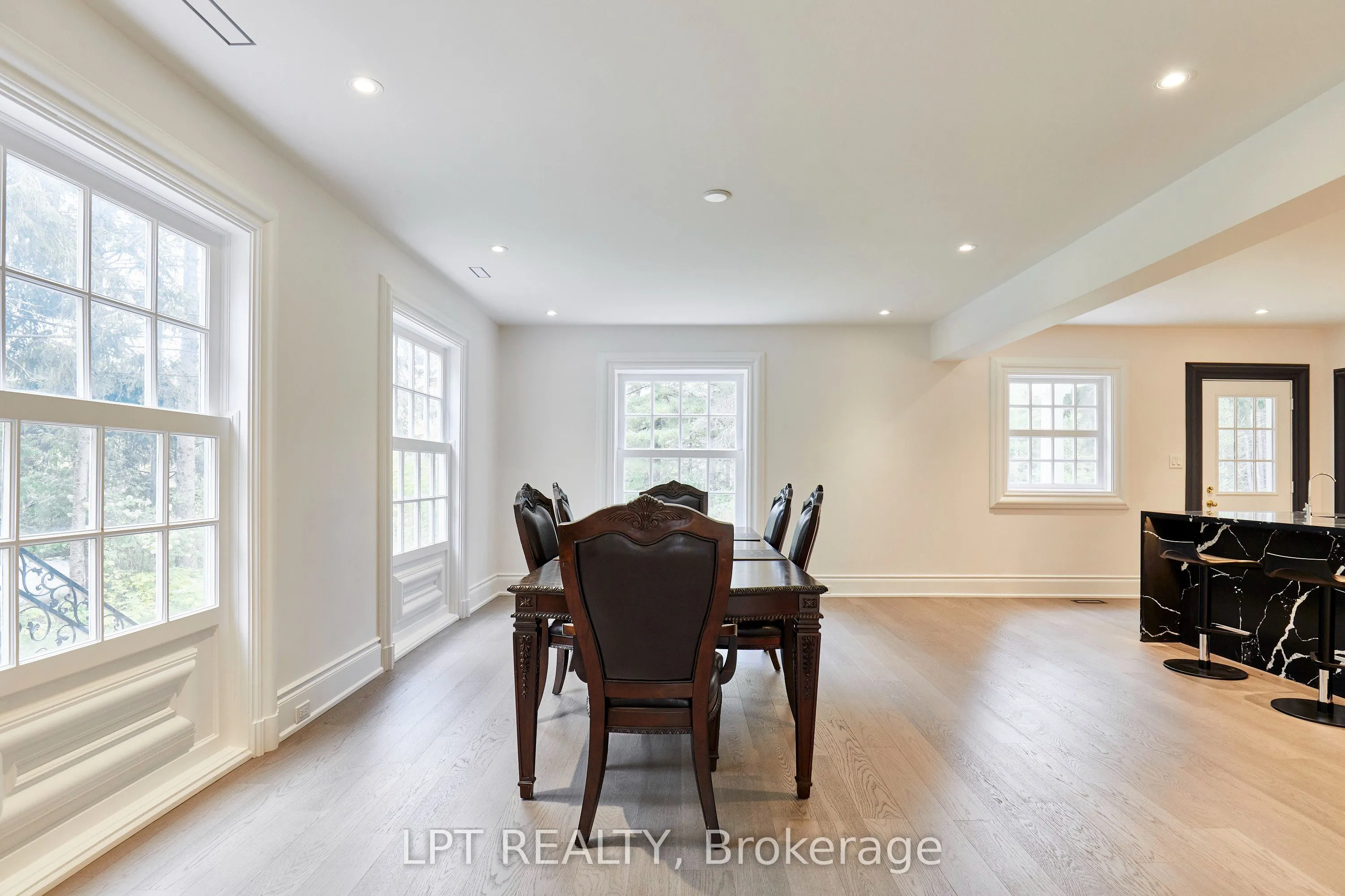 298 Wees Road
