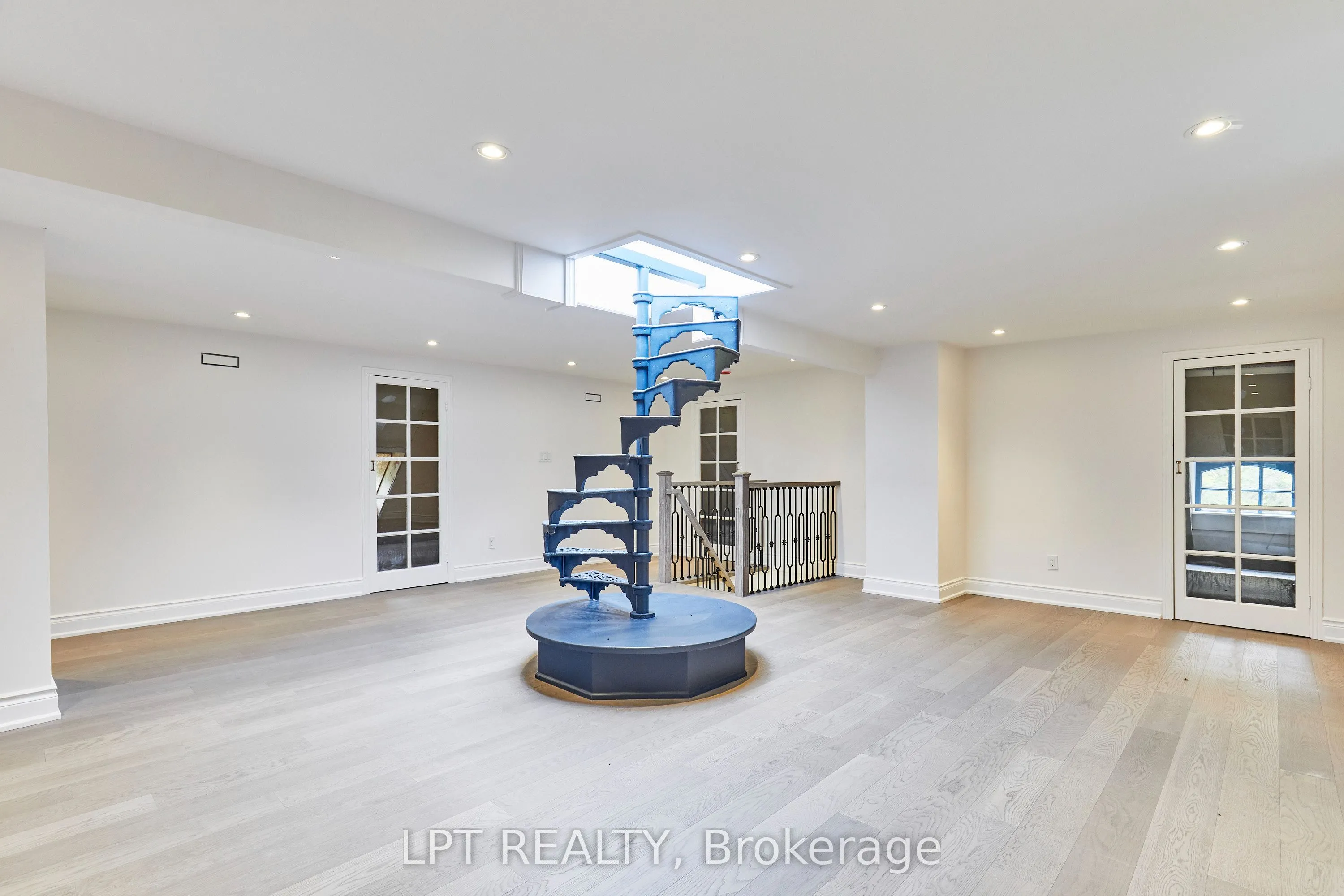 298 Wees Road