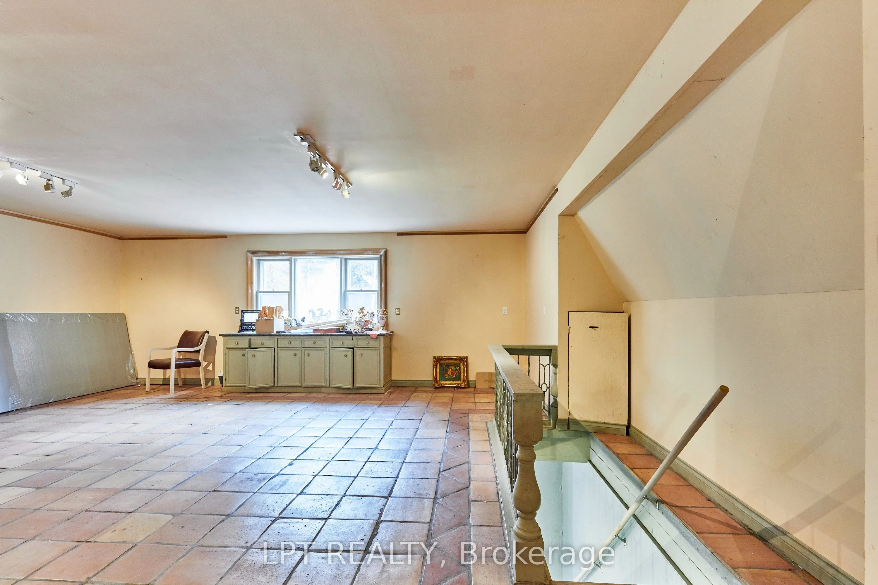 298 Wees Road