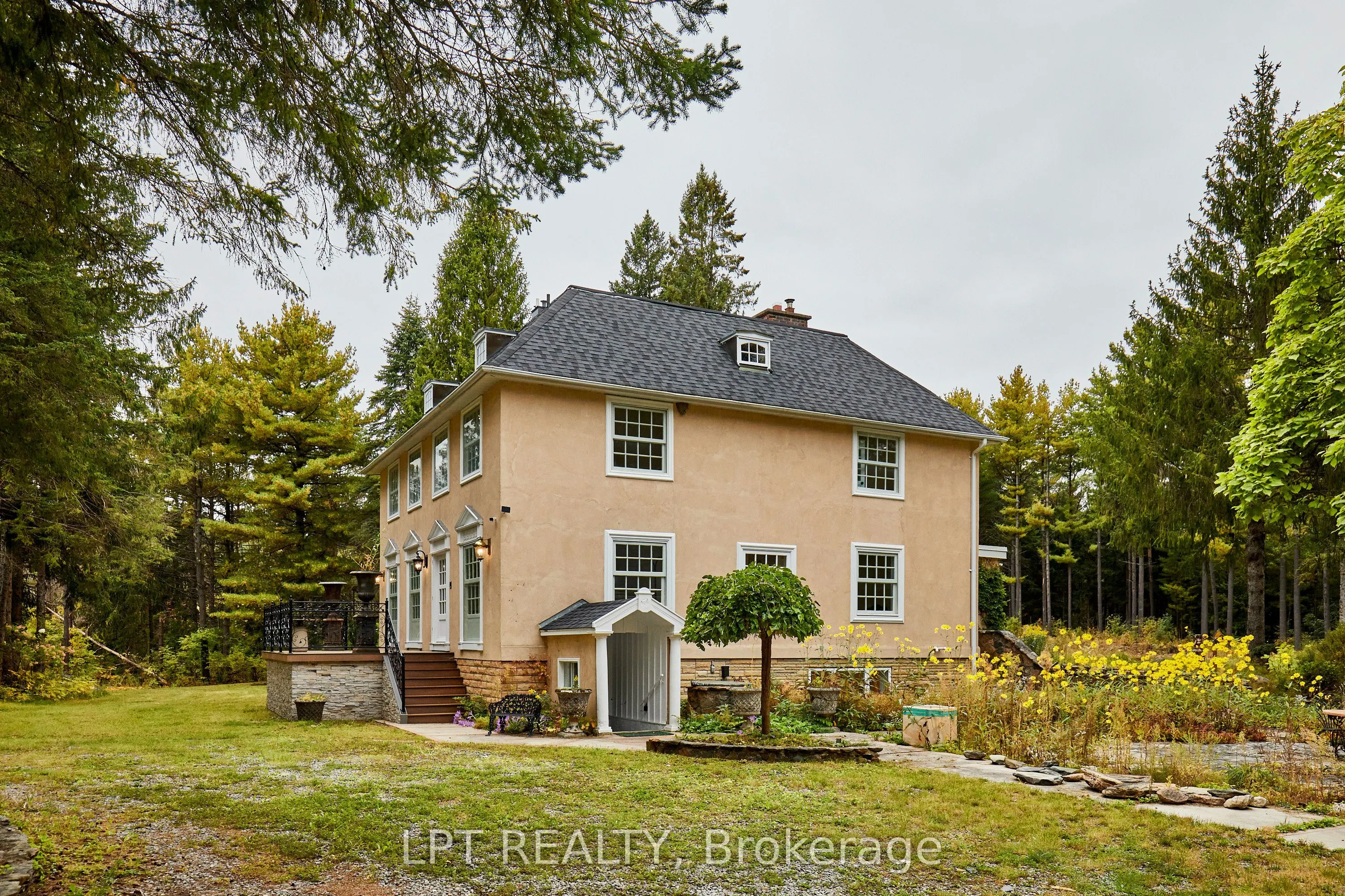 298 Wees Road
