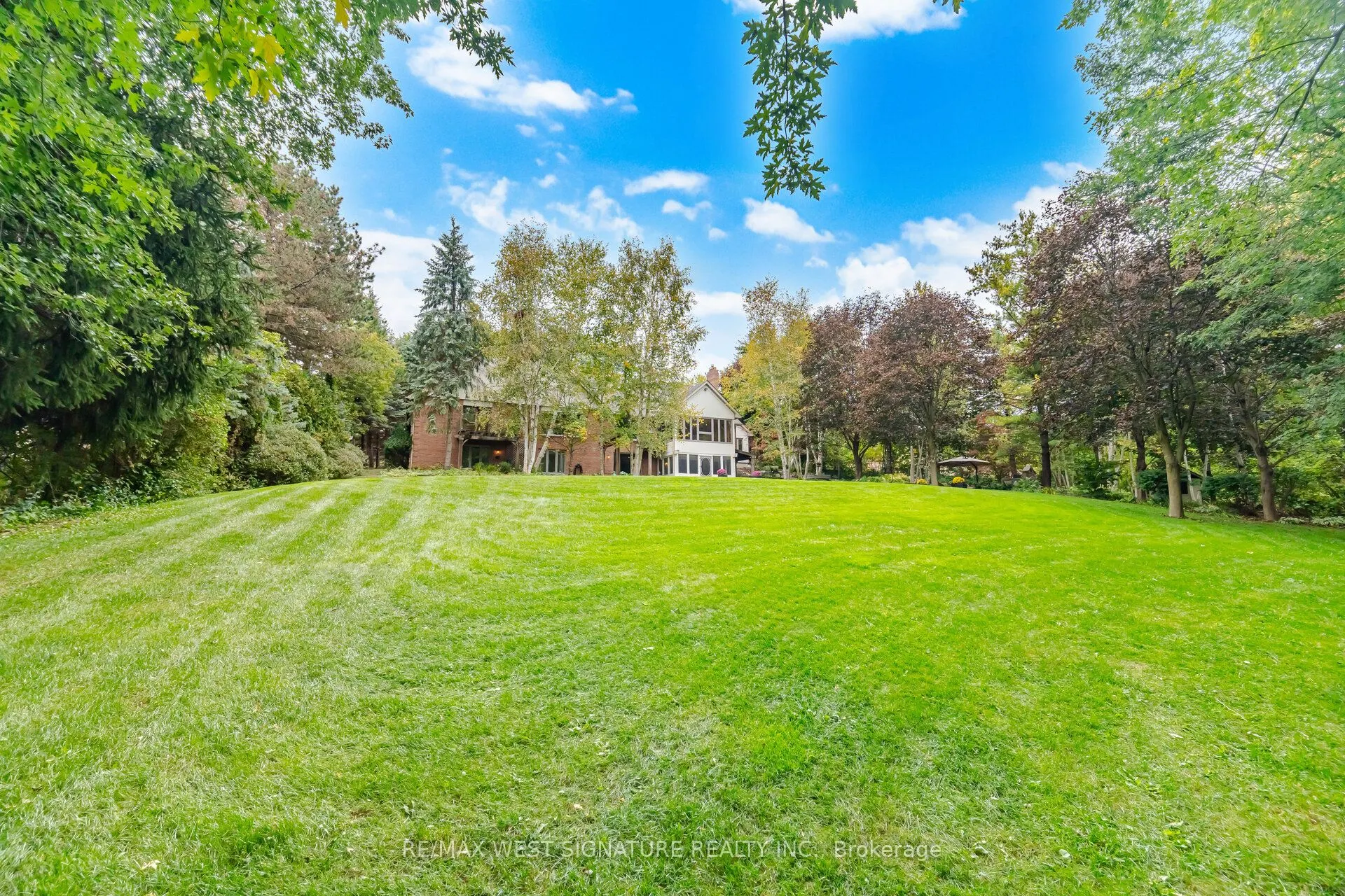 42 Hedgerow Court