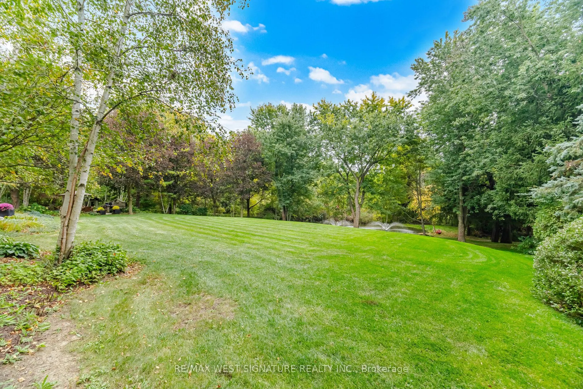 42 Hedgerow Court